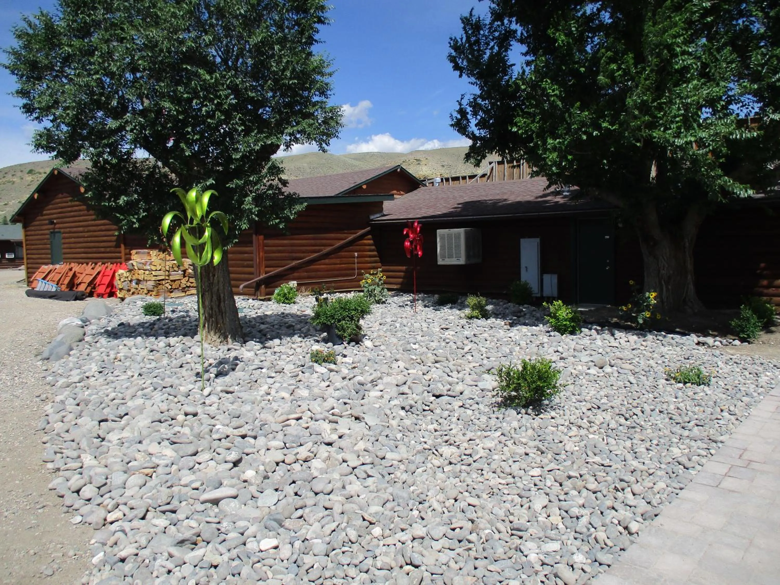 Yellowstone Valley Inn