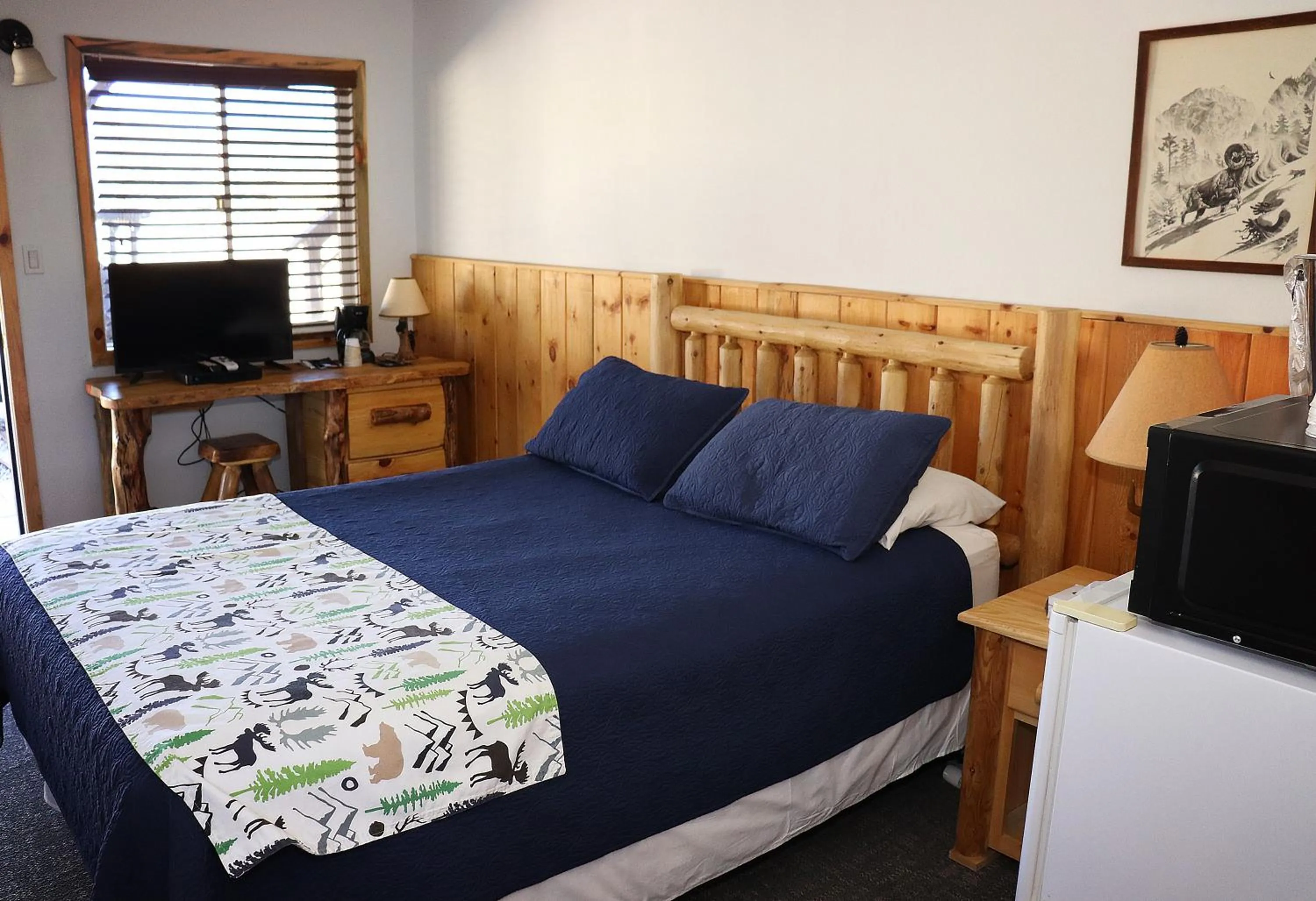 Bed in Yellowstone Valley Inn