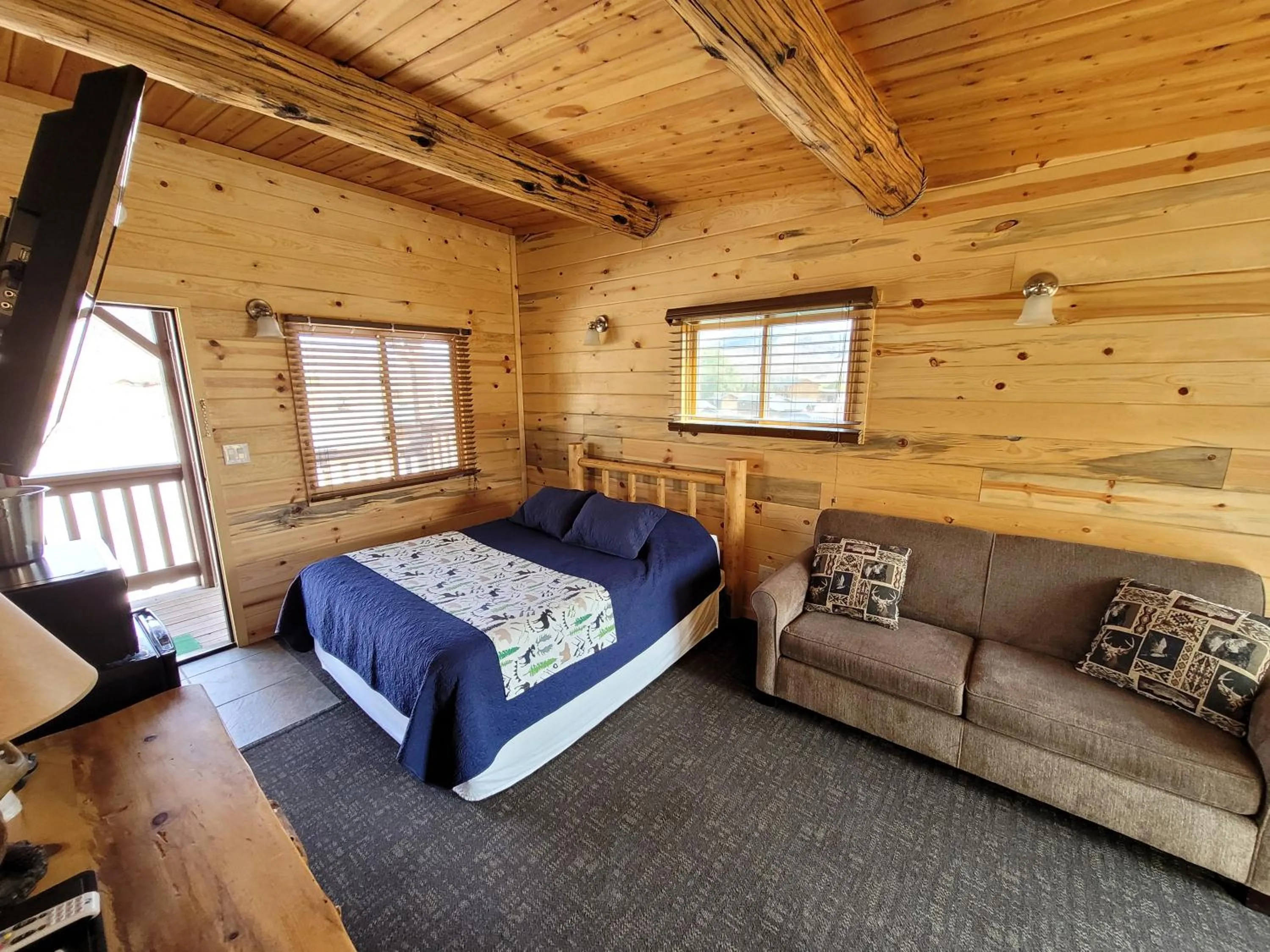 Bed in Yellowstone Valley Inn