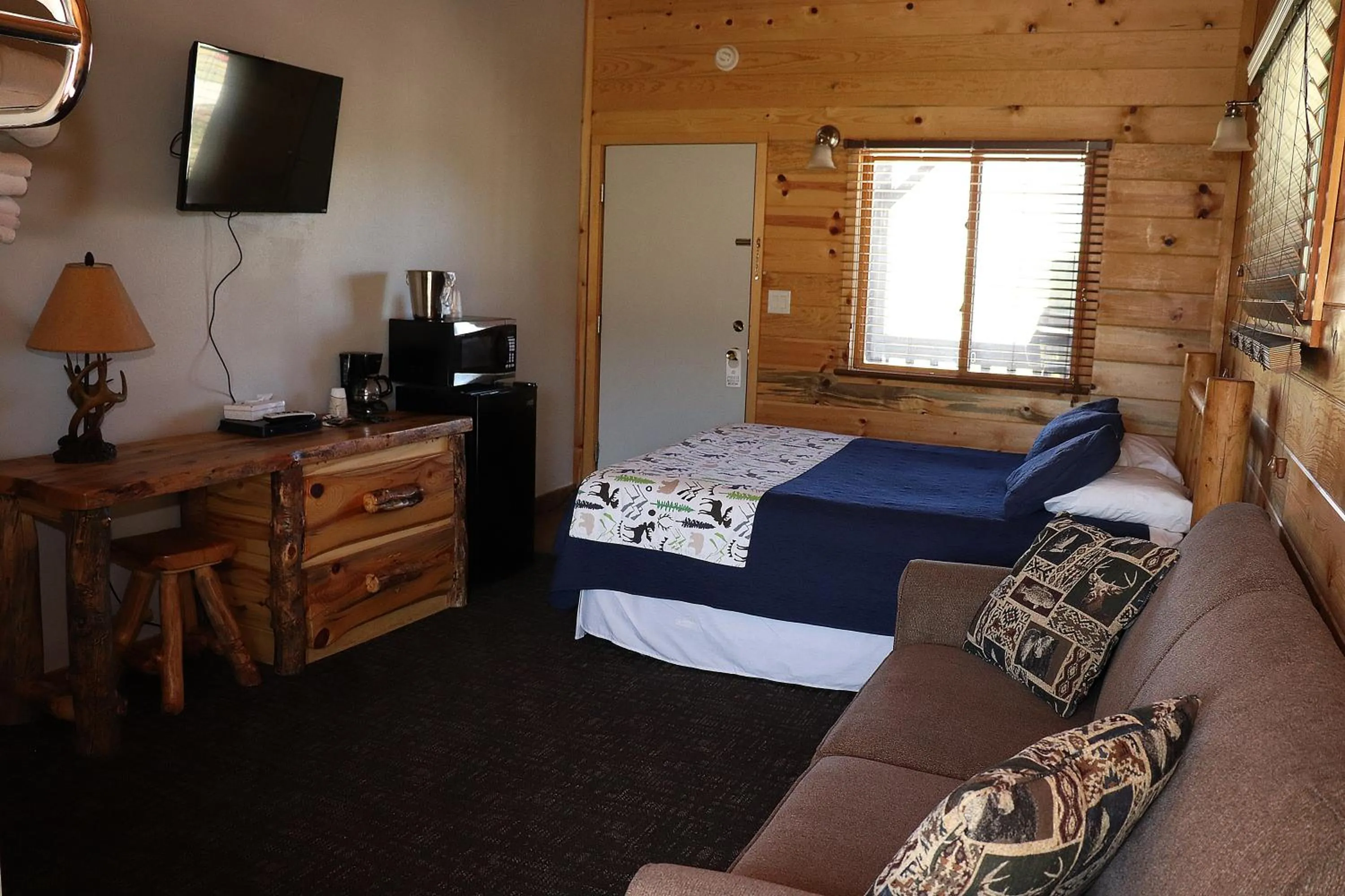 Bed in Yellowstone Valley Inn