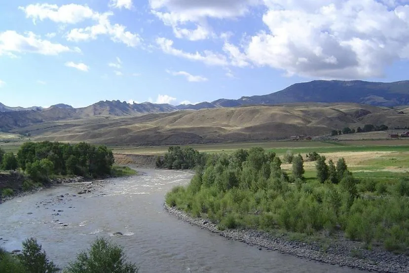 River view in Yellowstone Valley Inn