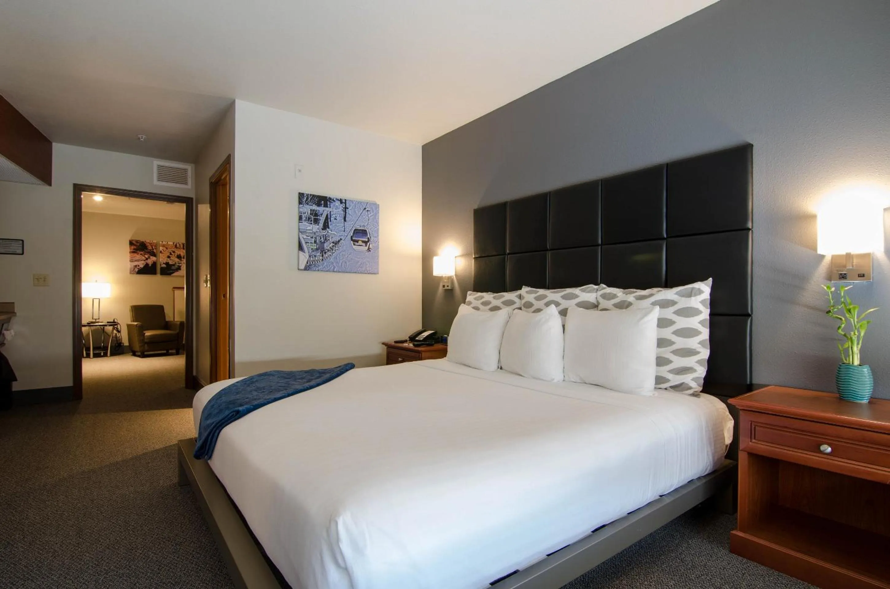 Photo of the whole room, Bed in Wood River Inn & Suite