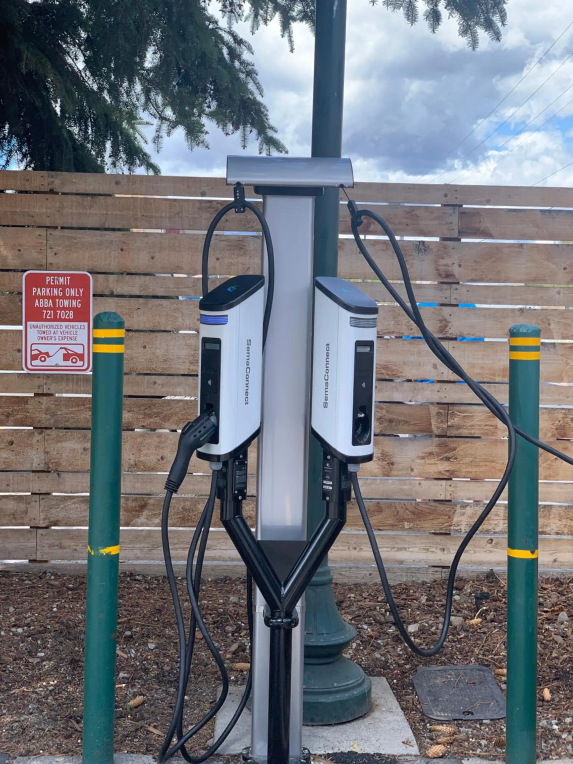 Property building in Wood River Inn & Suite