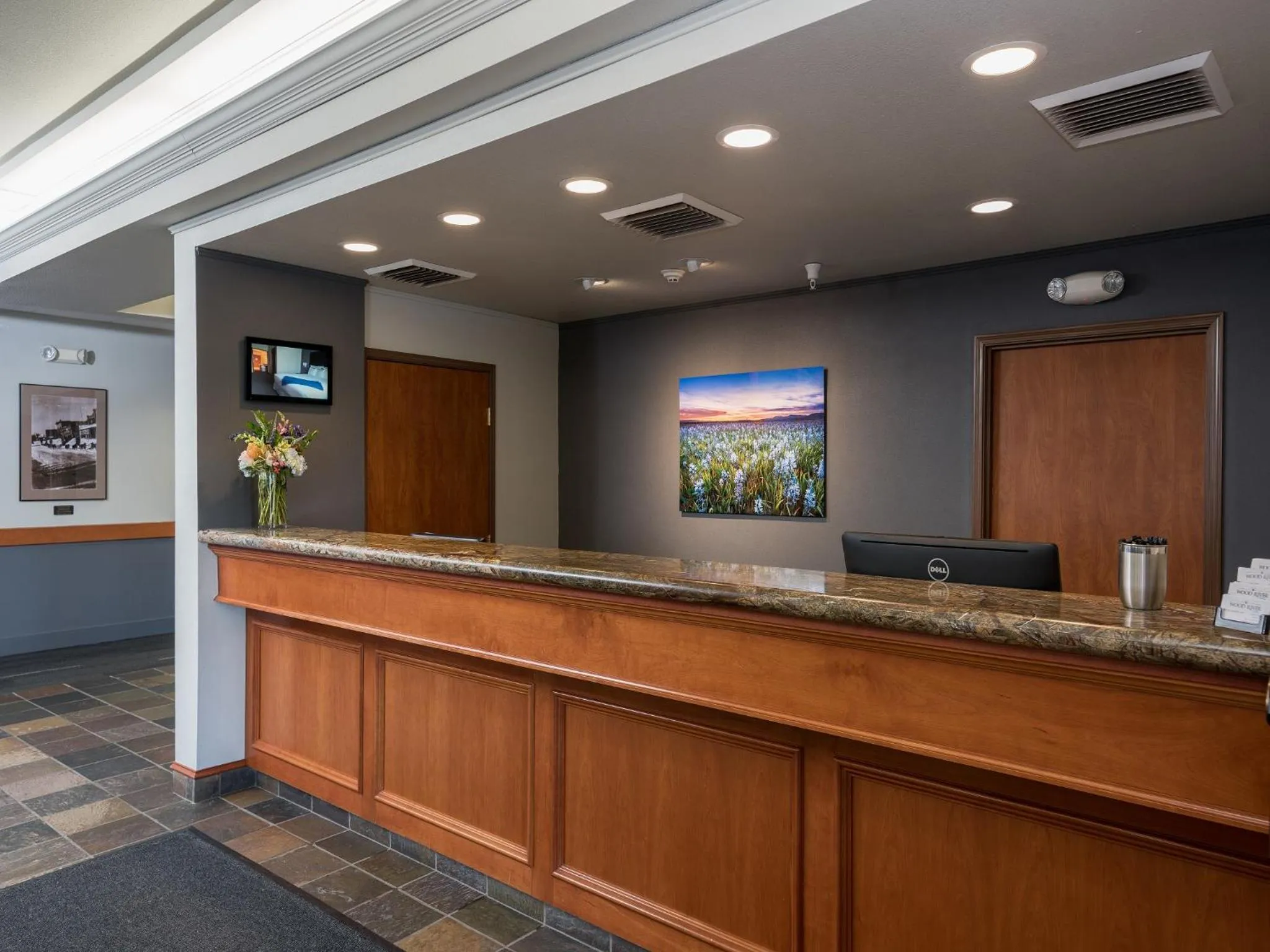 Lobby or reception in Wood River Inn & Suite