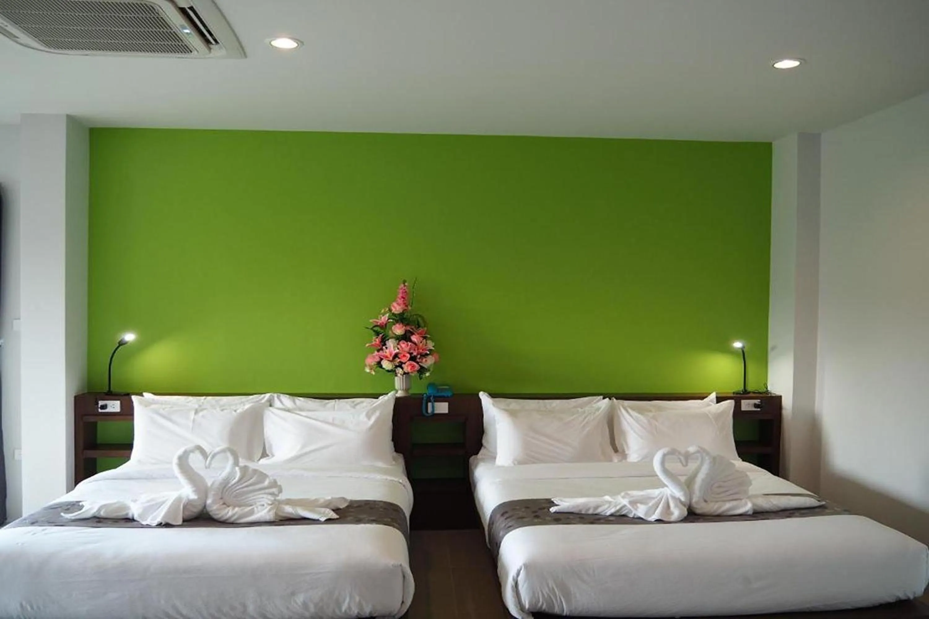 Bed in Friendly Hotel Krabi