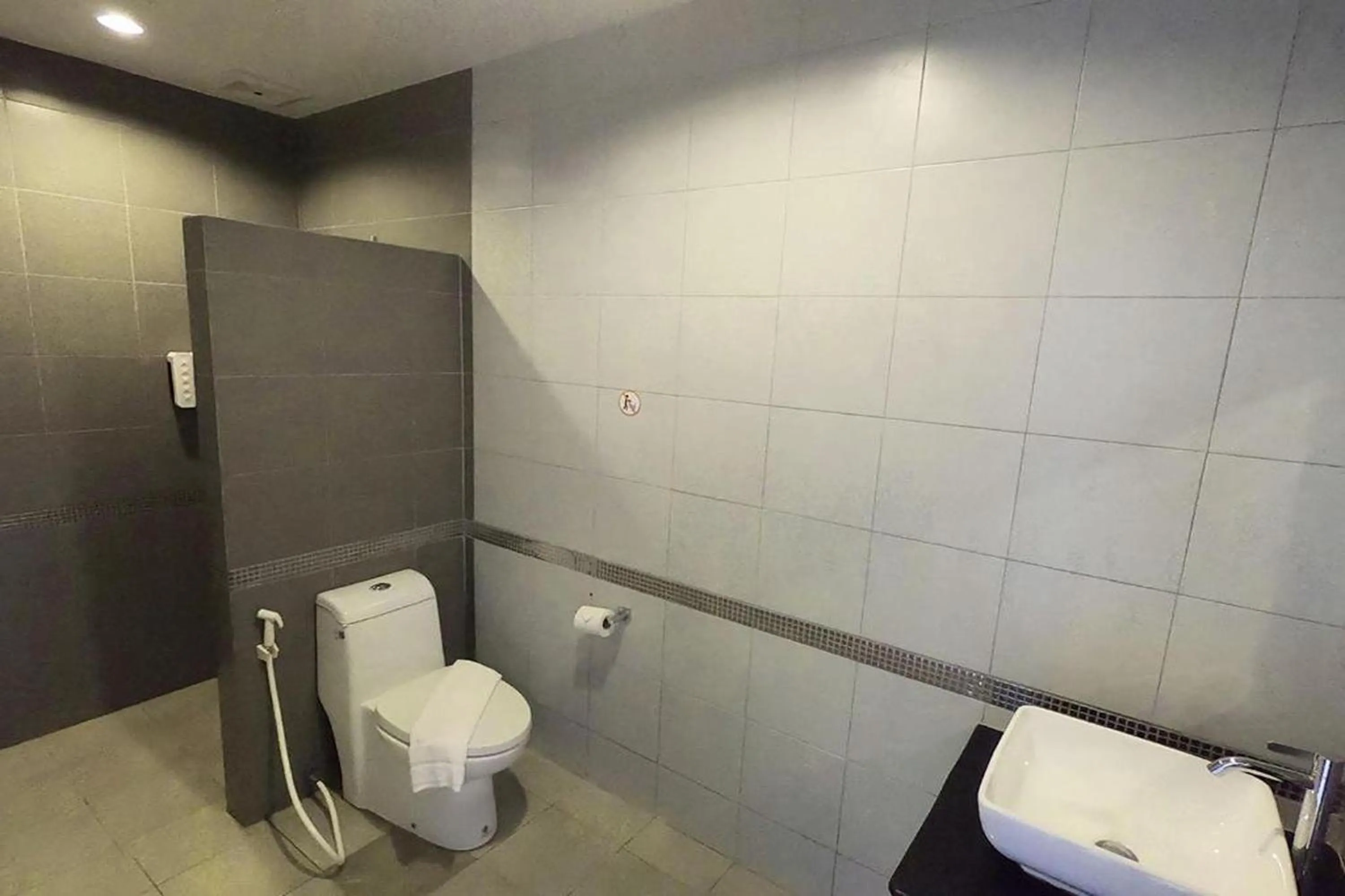 Bathroom in Friendly Hotel Krabi