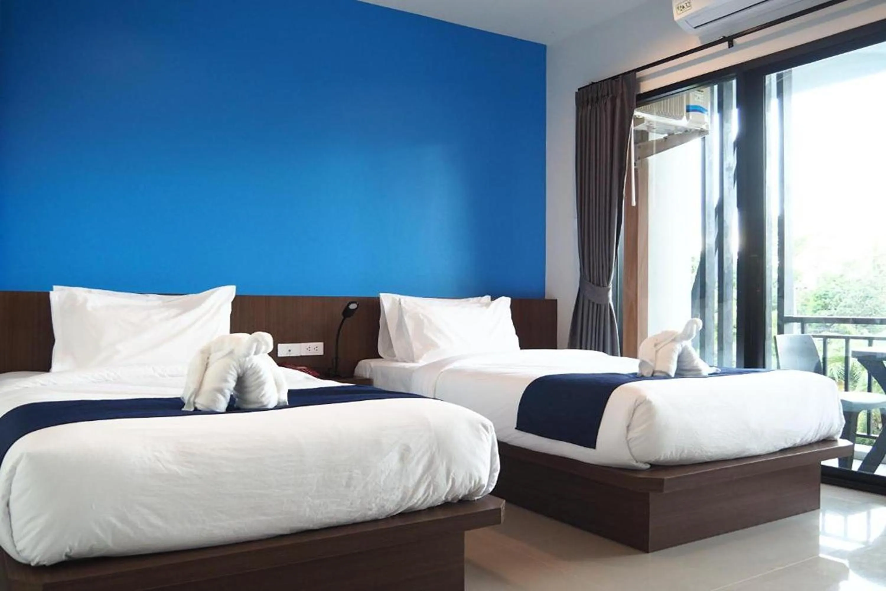 Photo of the whole room, Bed in Friendly Hotel Krabi