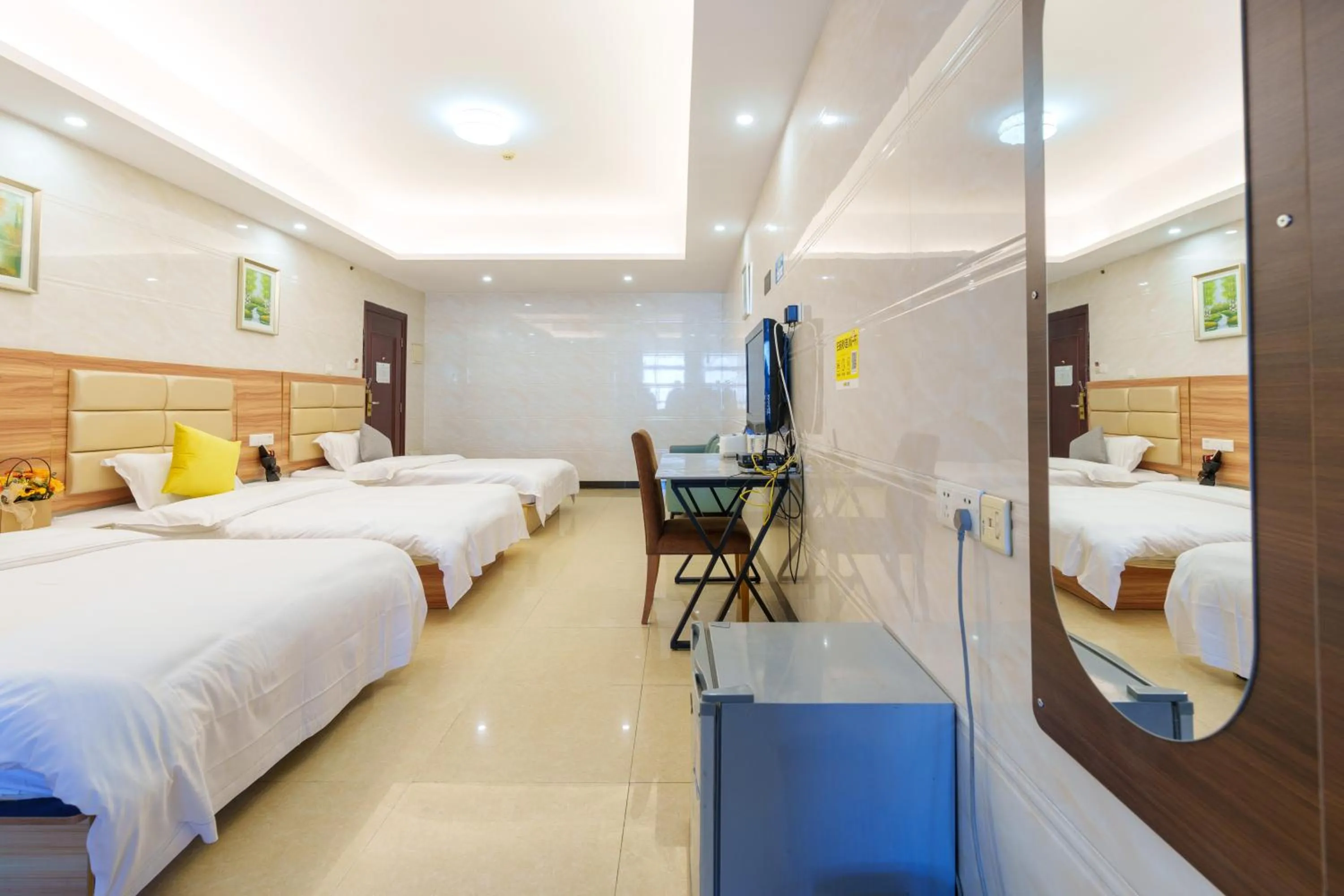 Photo of the whole room, Bed in Sunny International Apartment From Beijing Road