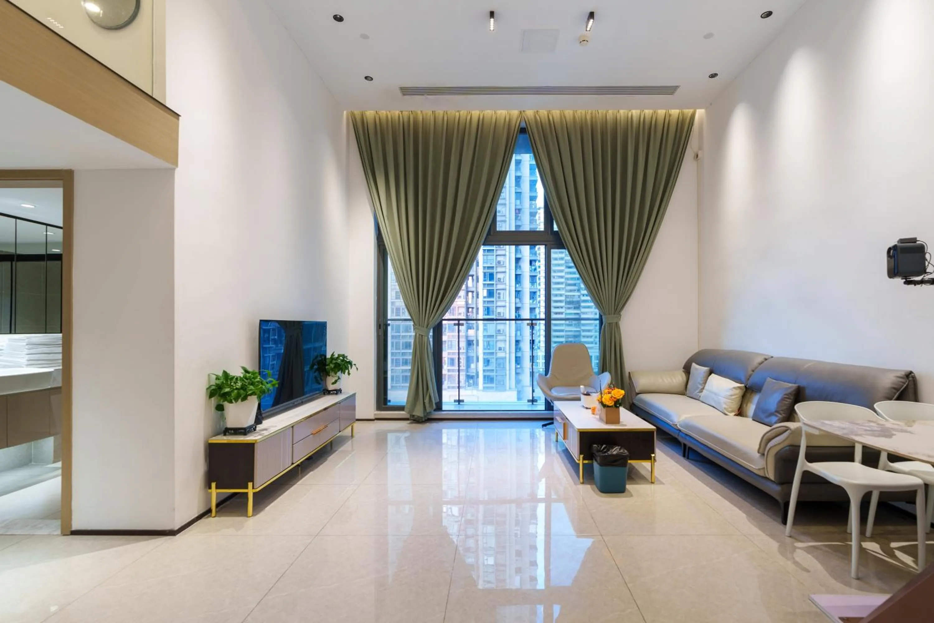 TV and multimedia, Bed in Sunny International Apartment From Beijing Road