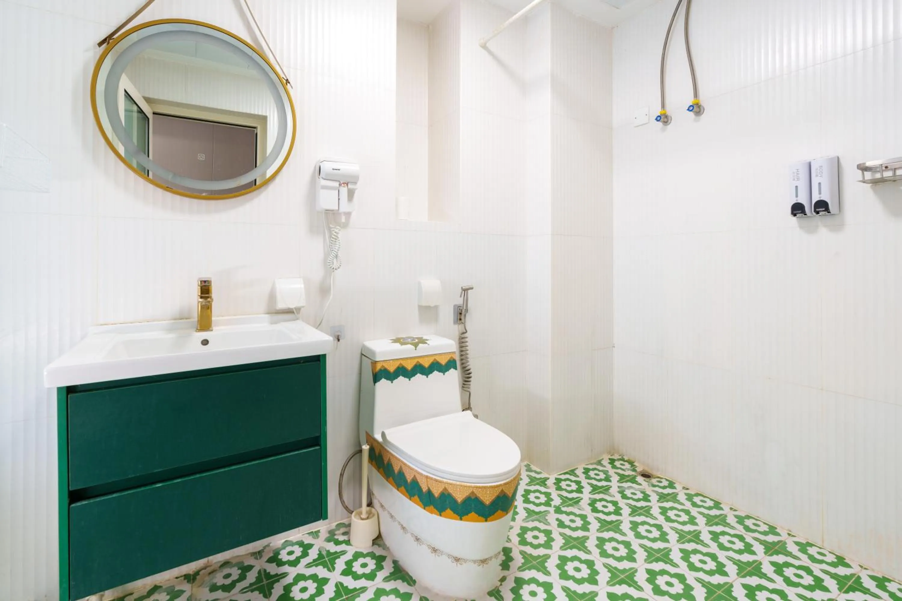 Toilet in Sunny International Apartment From Beijing Road