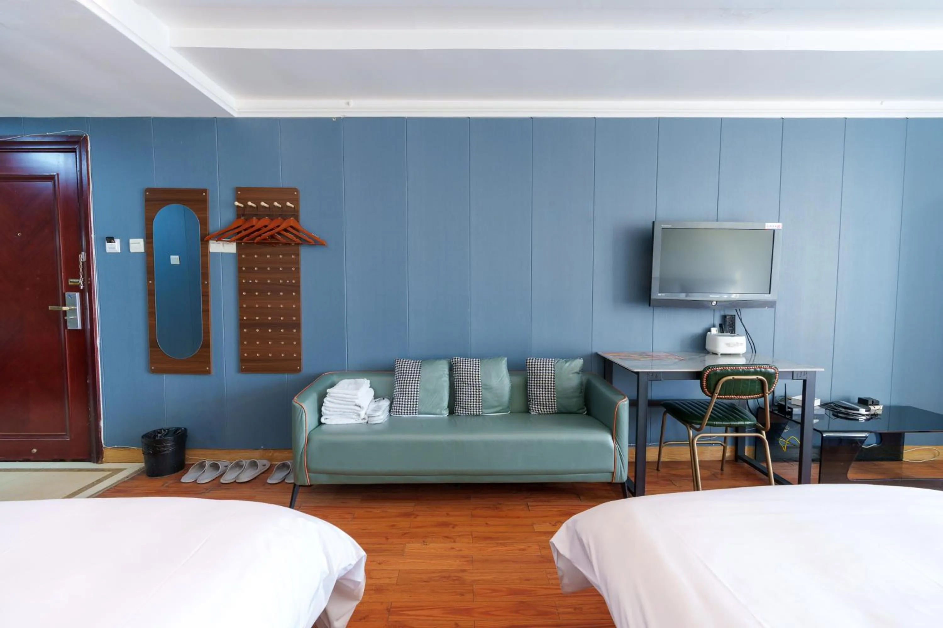 TV and multimedia, Bed in Sunny International Apartment From Beijing Road