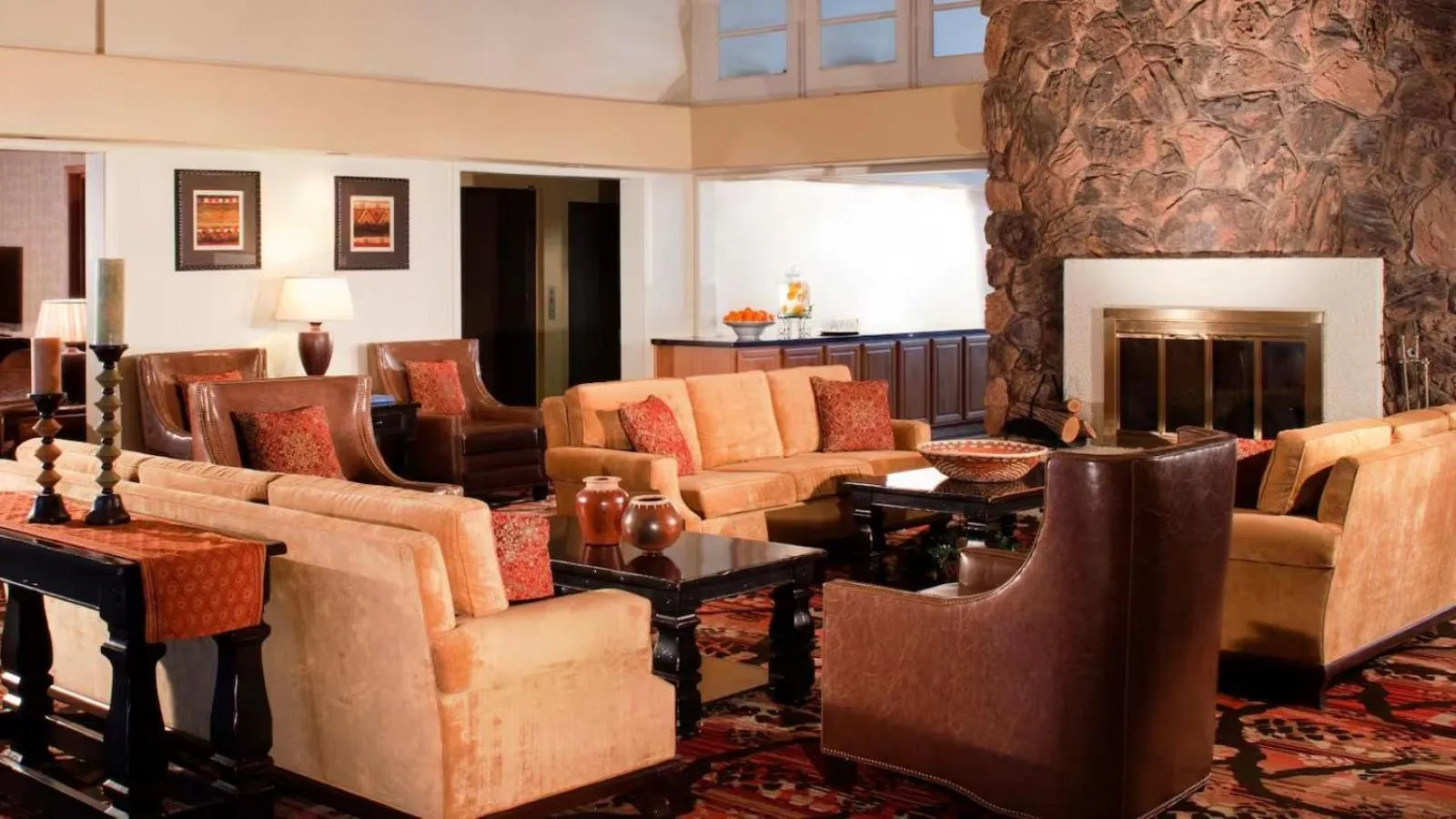 Seating area in Embassy Suites by Hilton Flagstaff