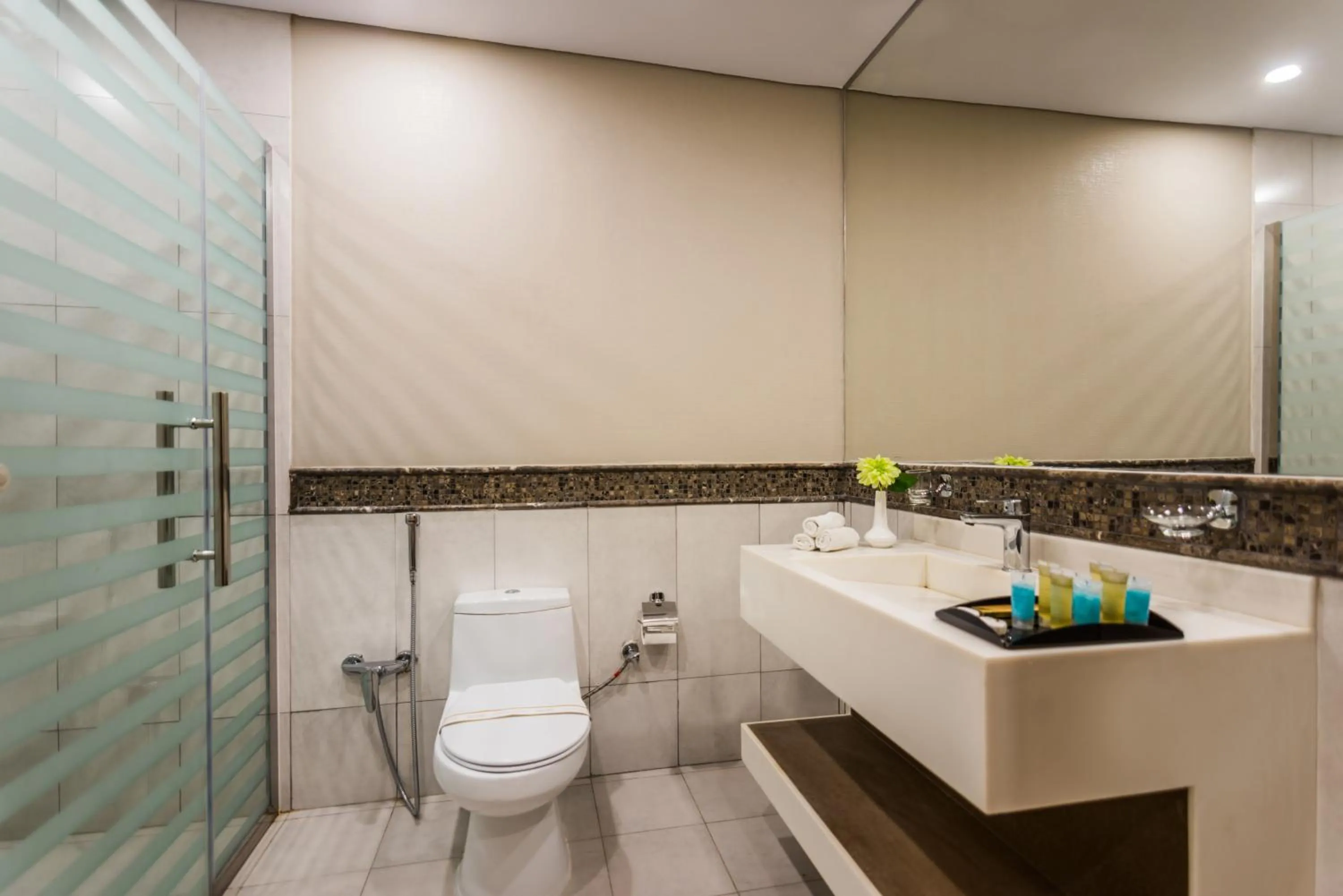 Photo of the whole room in Le Park Concord Hotel