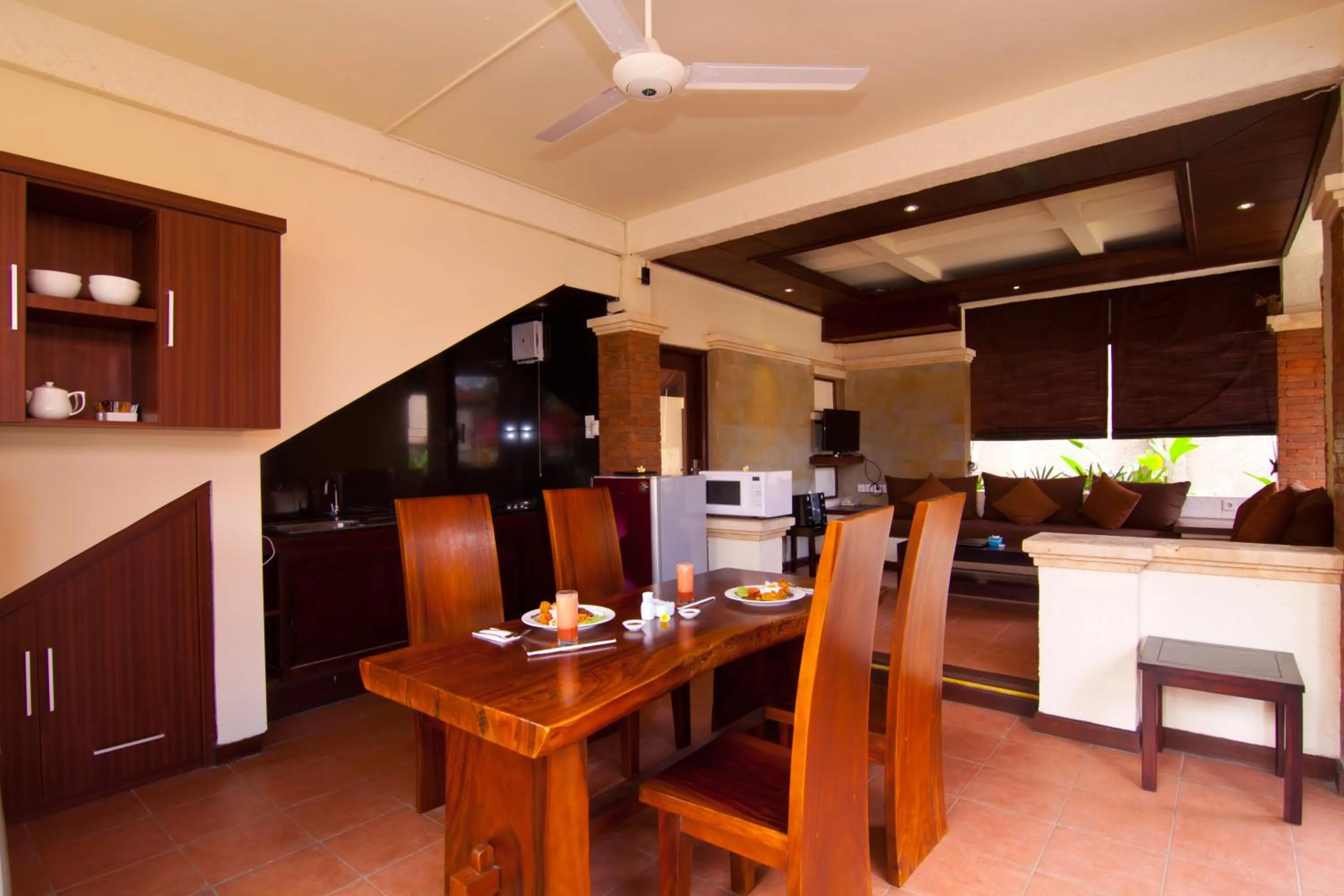 Dining area in The Awan Villas Seminyak