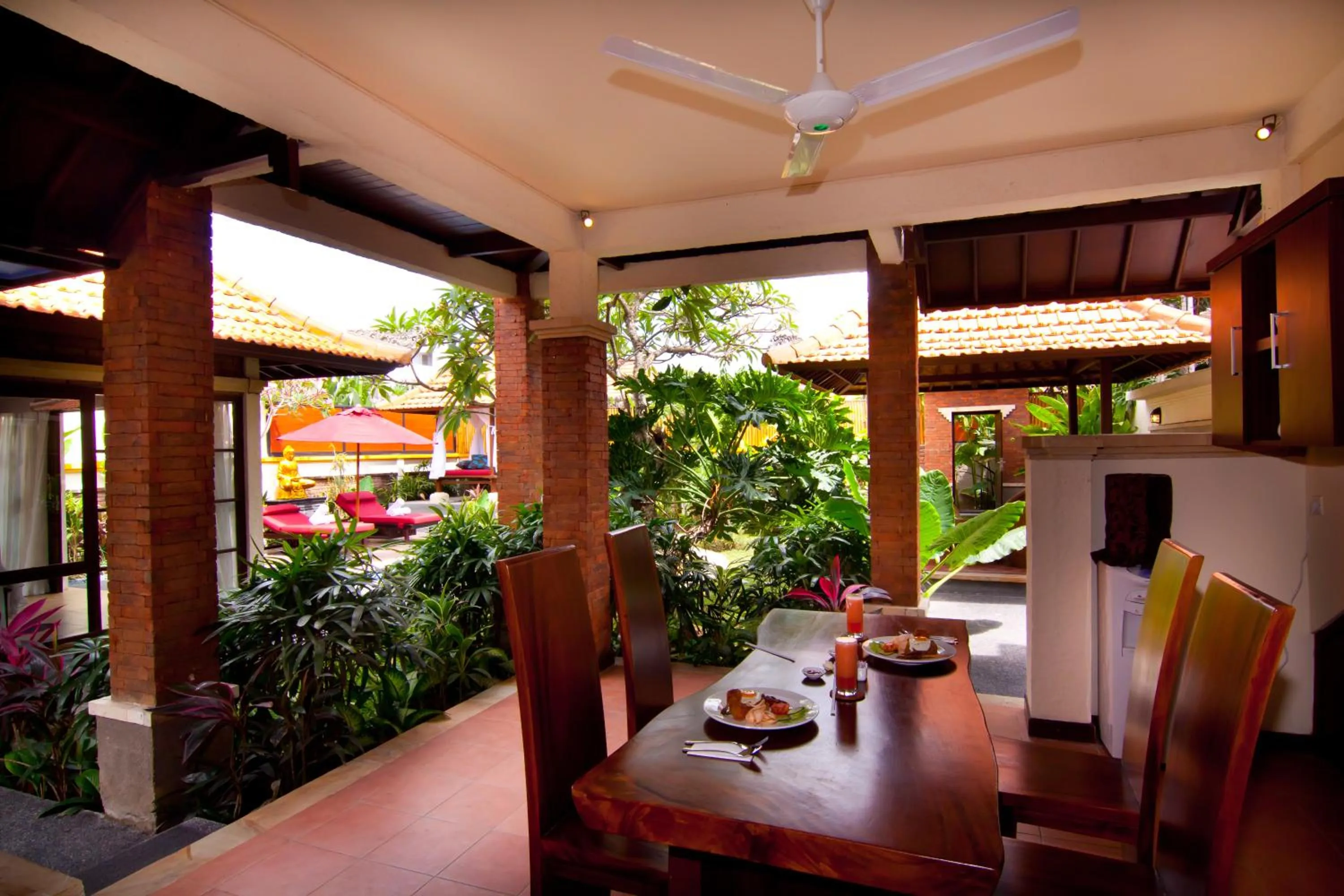 Dining area in The Awan Villas Seminyak