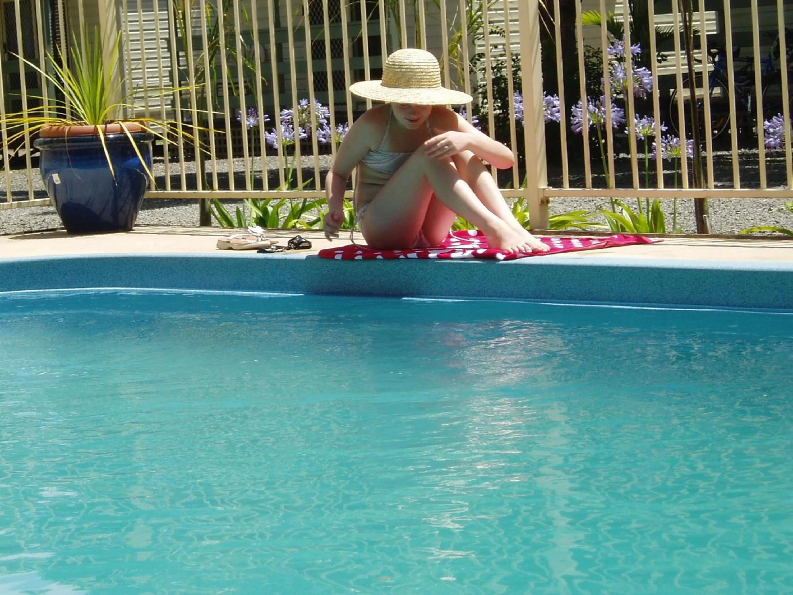 Swimming pool in Lake Hamilton Motor Village and Caravan Park