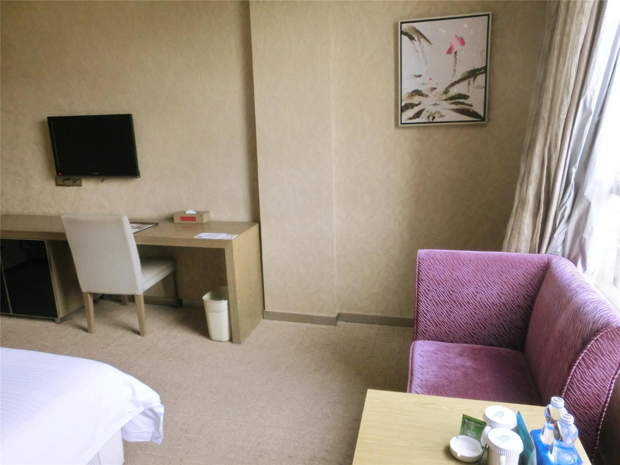 Seating area, TV/Entertainment Center in Greentree Alliance Shenzhen Shekou Sea World Hotel