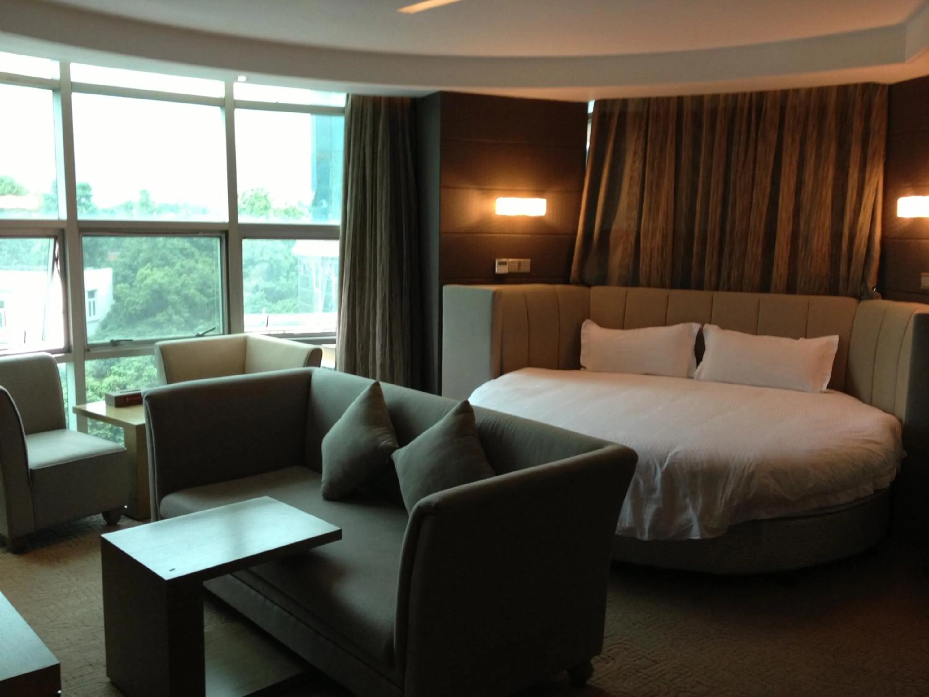 Photo of the whole room in Greentree Alliance Shenzhen Shekou Sea World Hotel