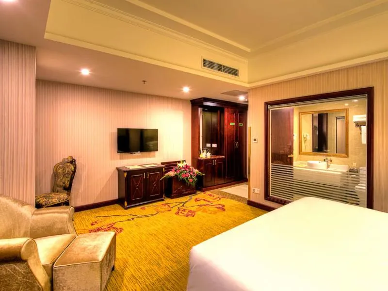 Bed in Vienna Hotel Shanghai Happy Valley