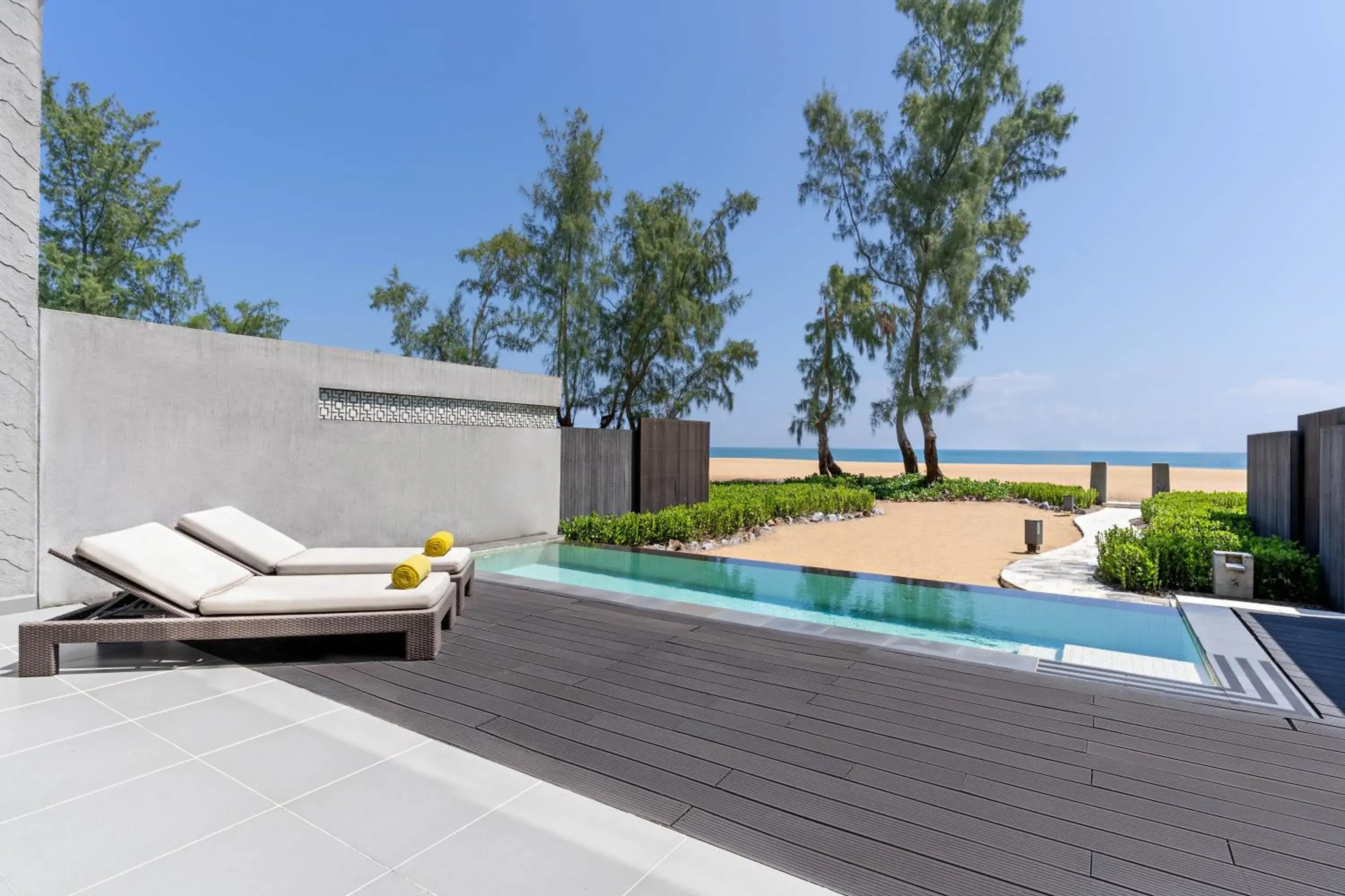 Beachfront One Bedroom Suite with Private Pool in Angsana Lang Co Beachfront One Bedroom Suite with Private Pool in Angsana Lang Co