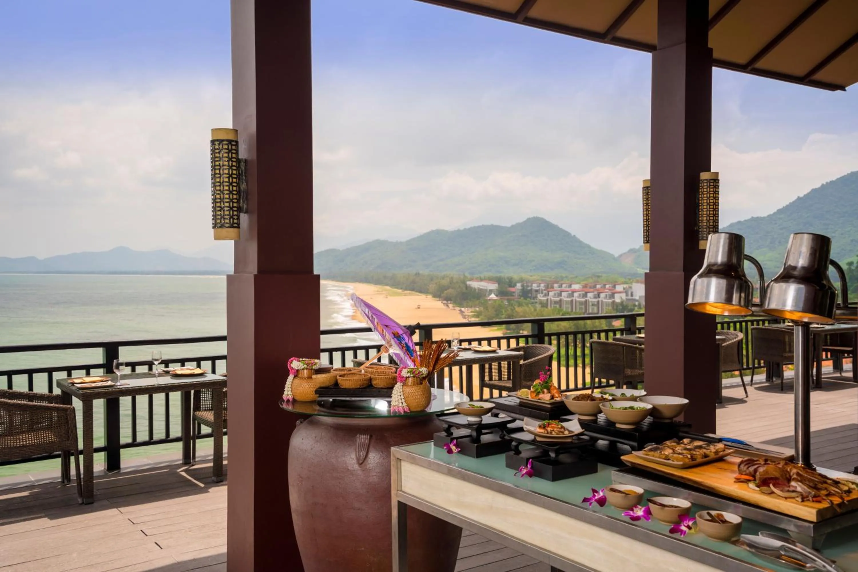 Restaurant/places to eat in Banyan Tree Lang Co