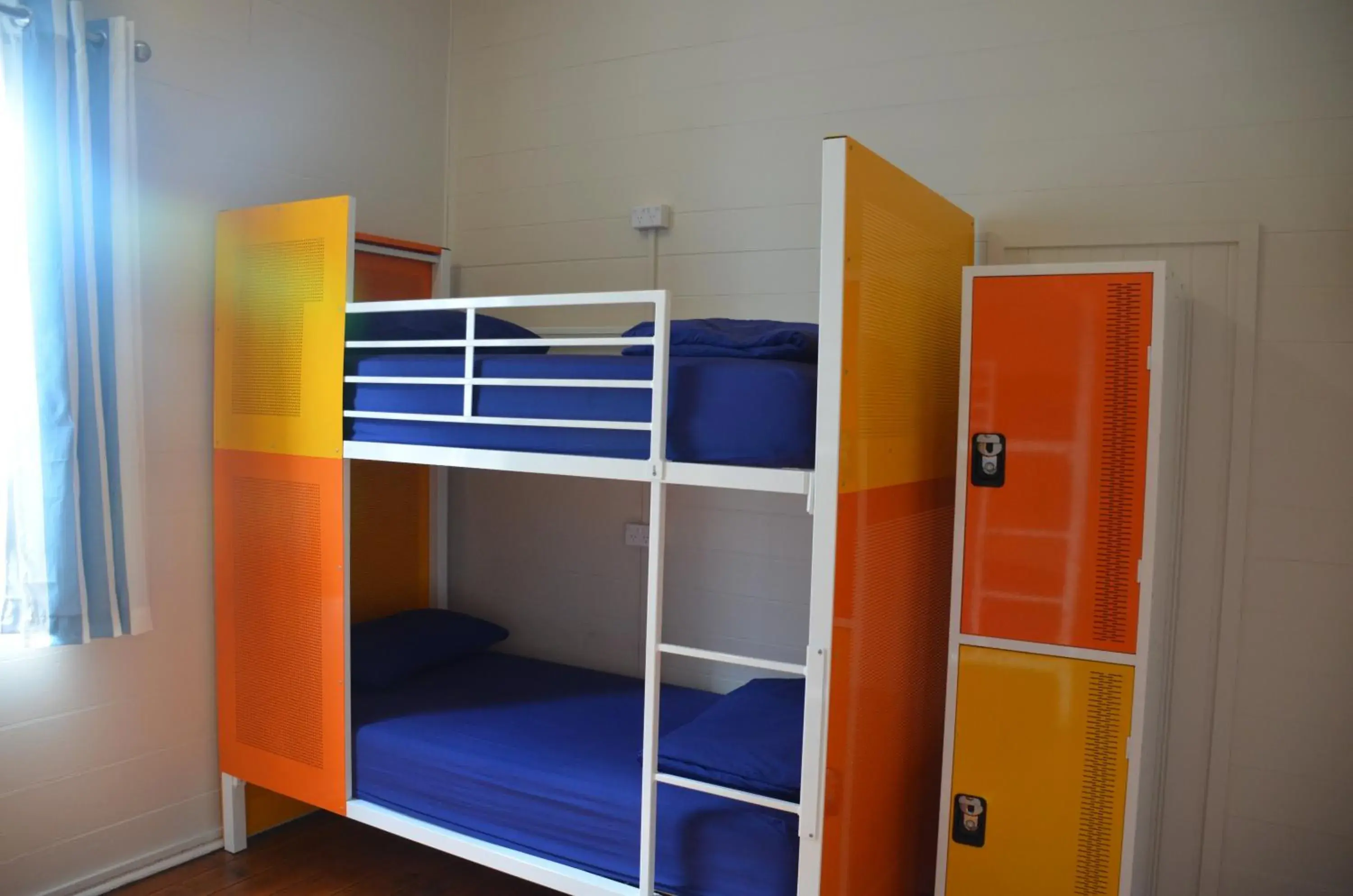 Bed in 4-Bed Mixed Dormitory Room in Mad Monkey Bayswater Bed in 4-Bed Mixed Dormitory Room in Mad Monkey Bayswater