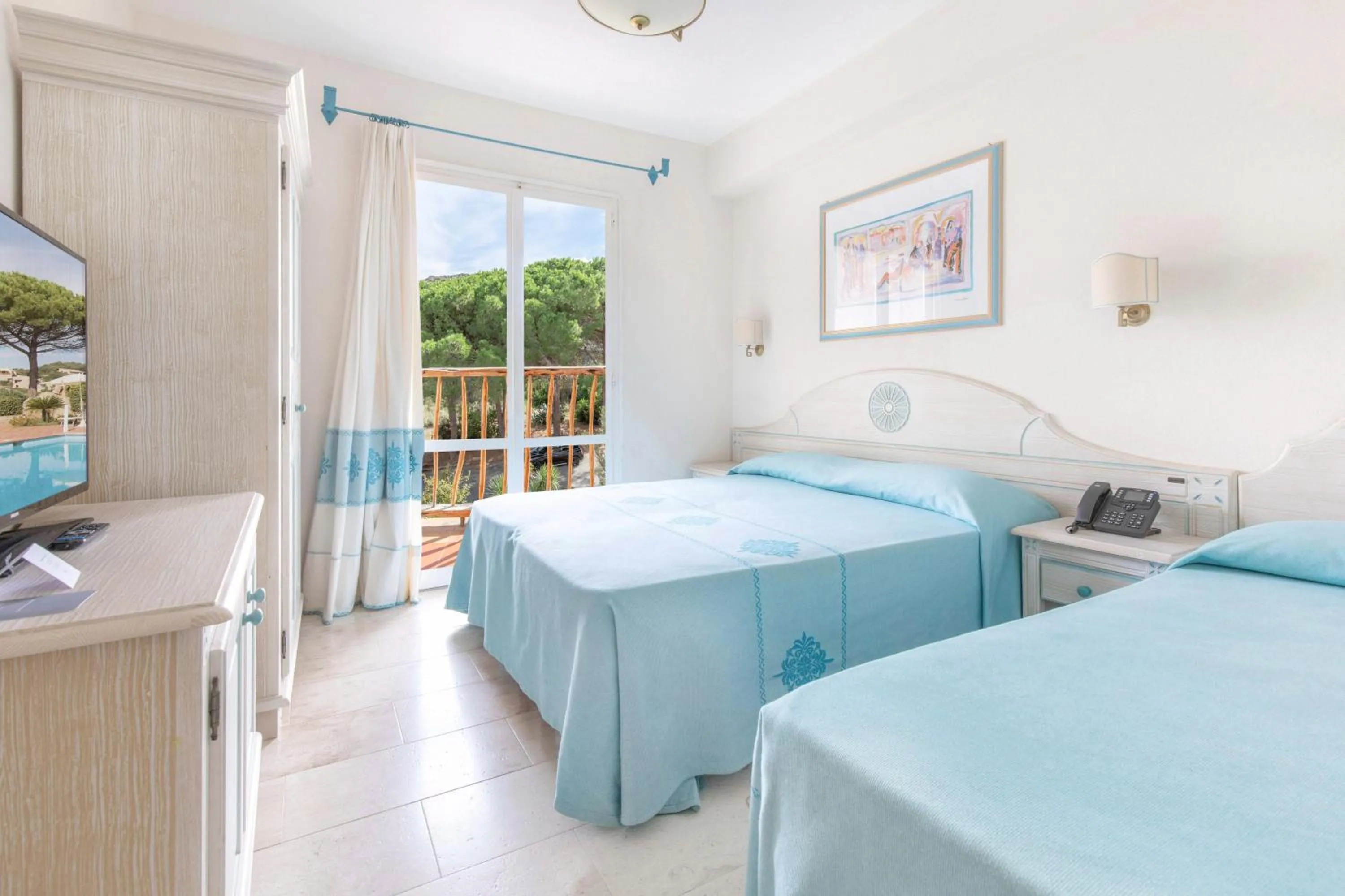 Bed in Club Hotel Cormorano