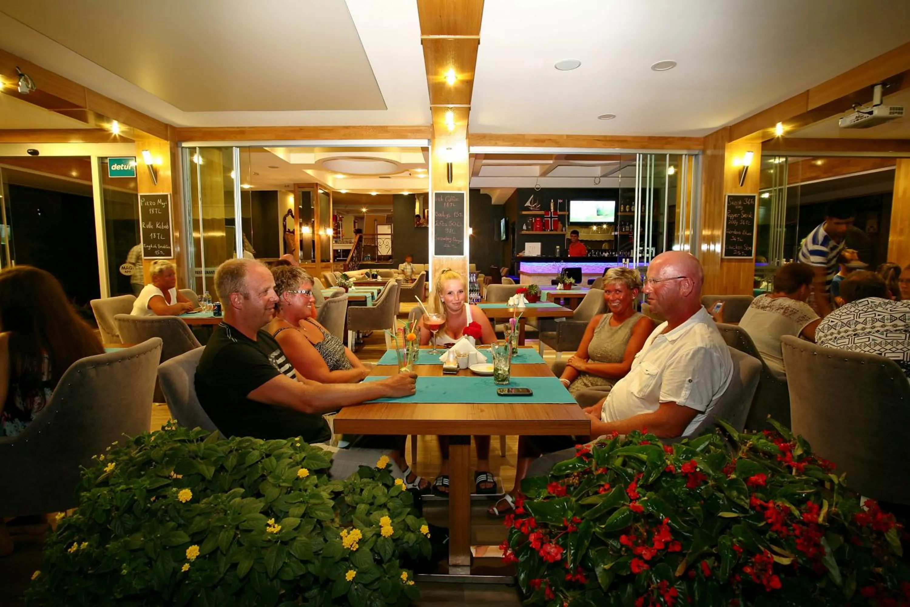 Dining area in Magi Apart Hotel