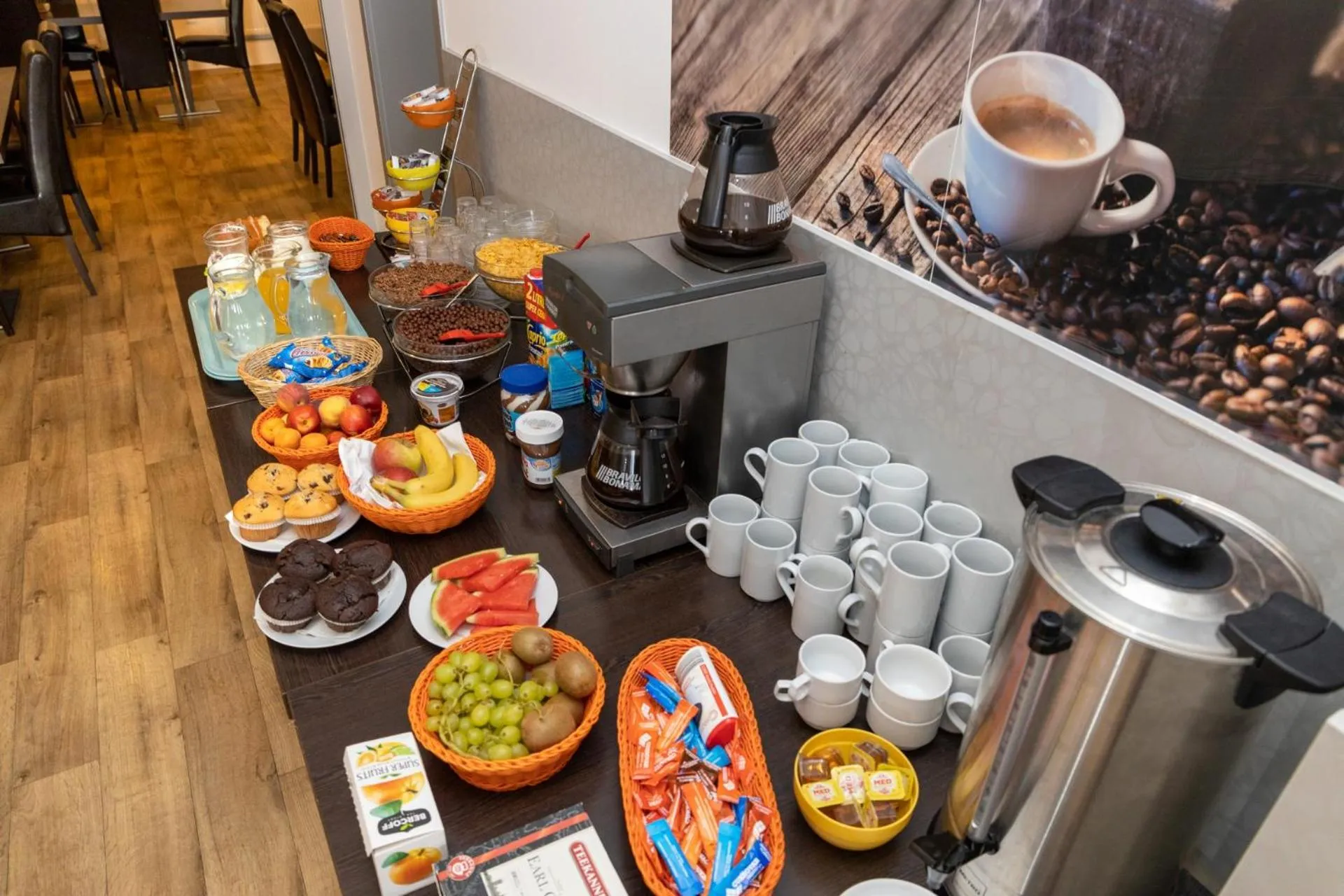 Buffet breakfast in Hotel Kanarek