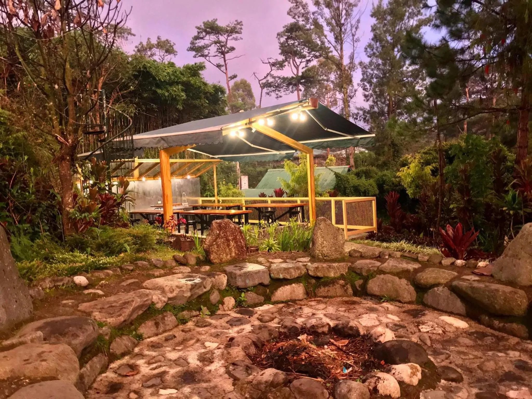 BBQ facilities in Log Cabin Hotel - Baguio