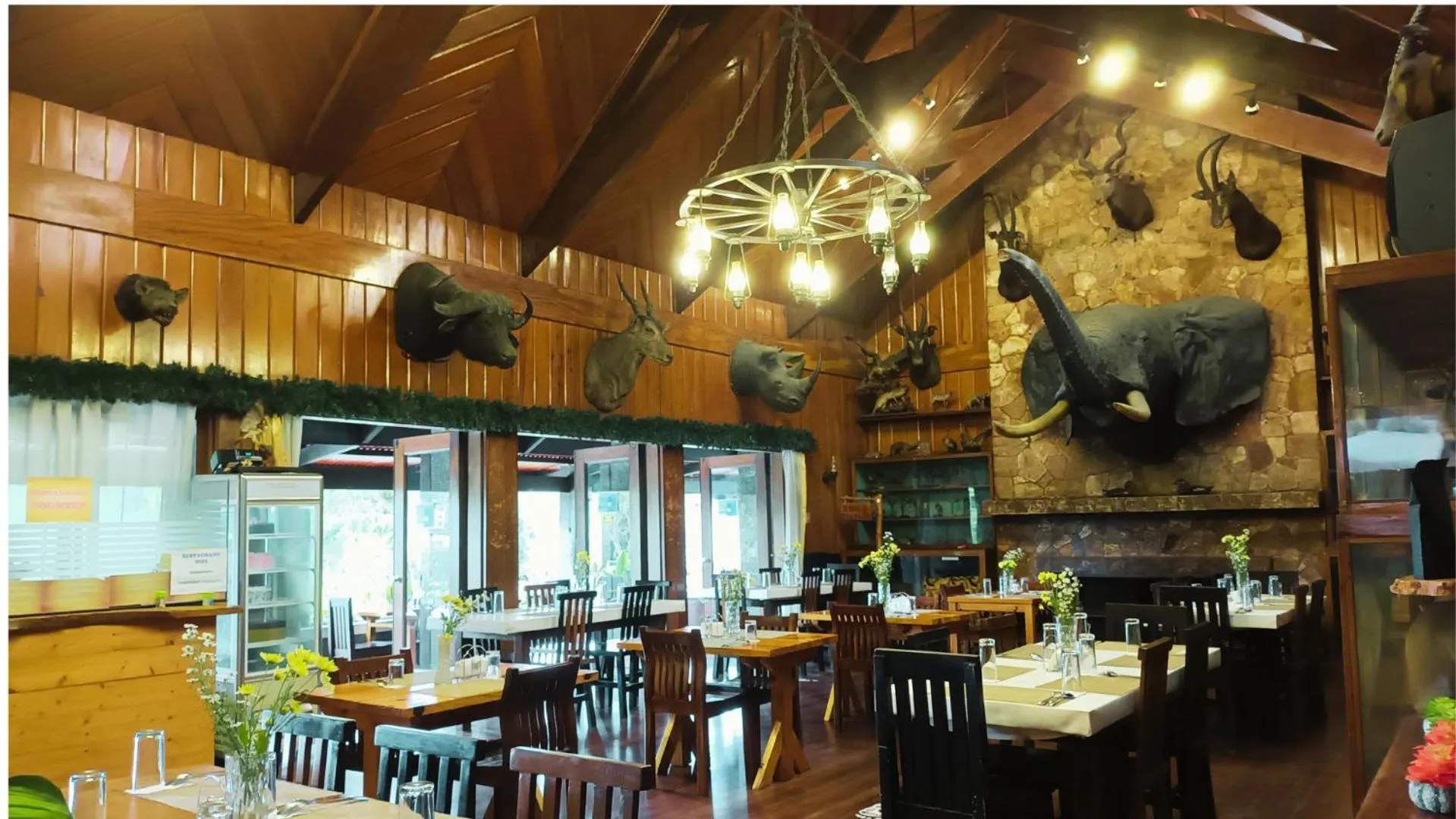 Restaurant/places to eat in Log Cabin Hotel - Baguio