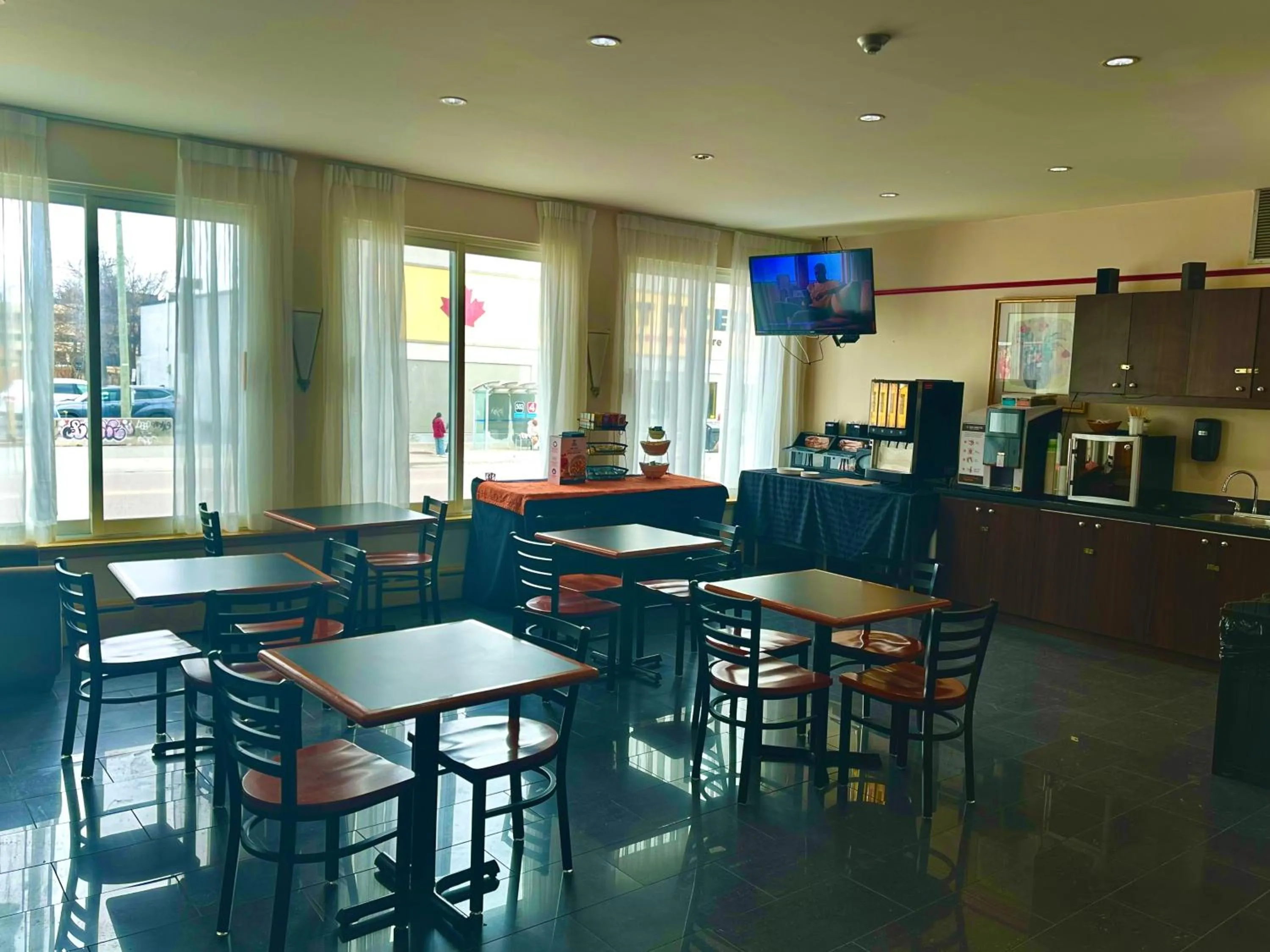 Breakfast in Econo Lodge City Centre