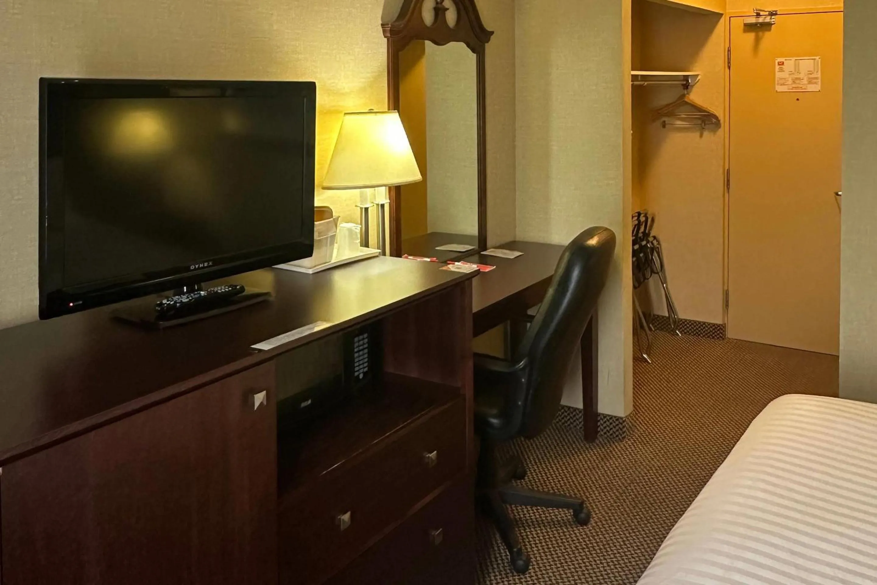 Bedroom, Bed in Econo Lodge City Centre