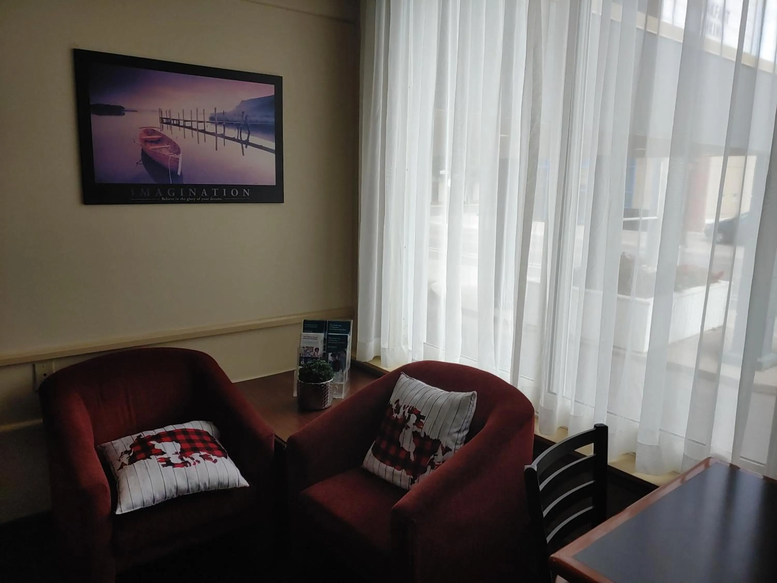 Seating area in Econo Lodge City Centre