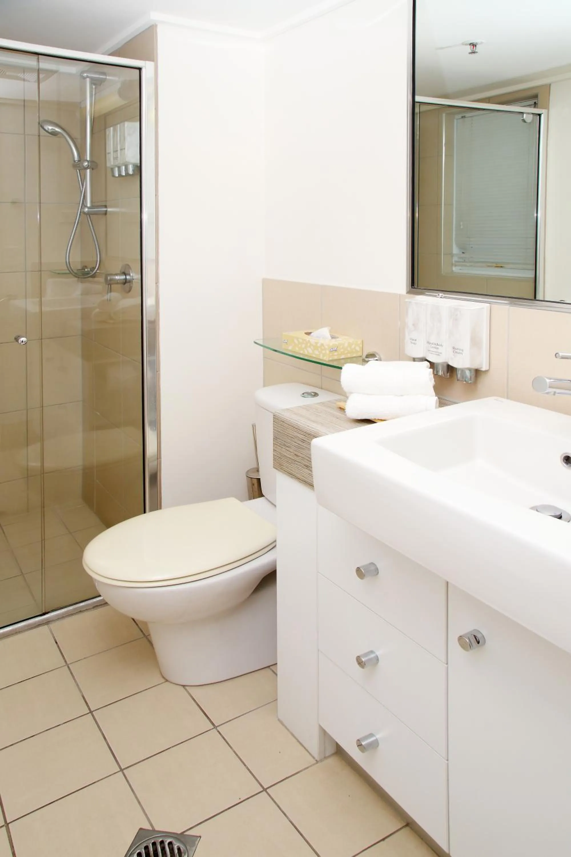Bathroom in Cairns Central Plaza Apartment Hotel Official