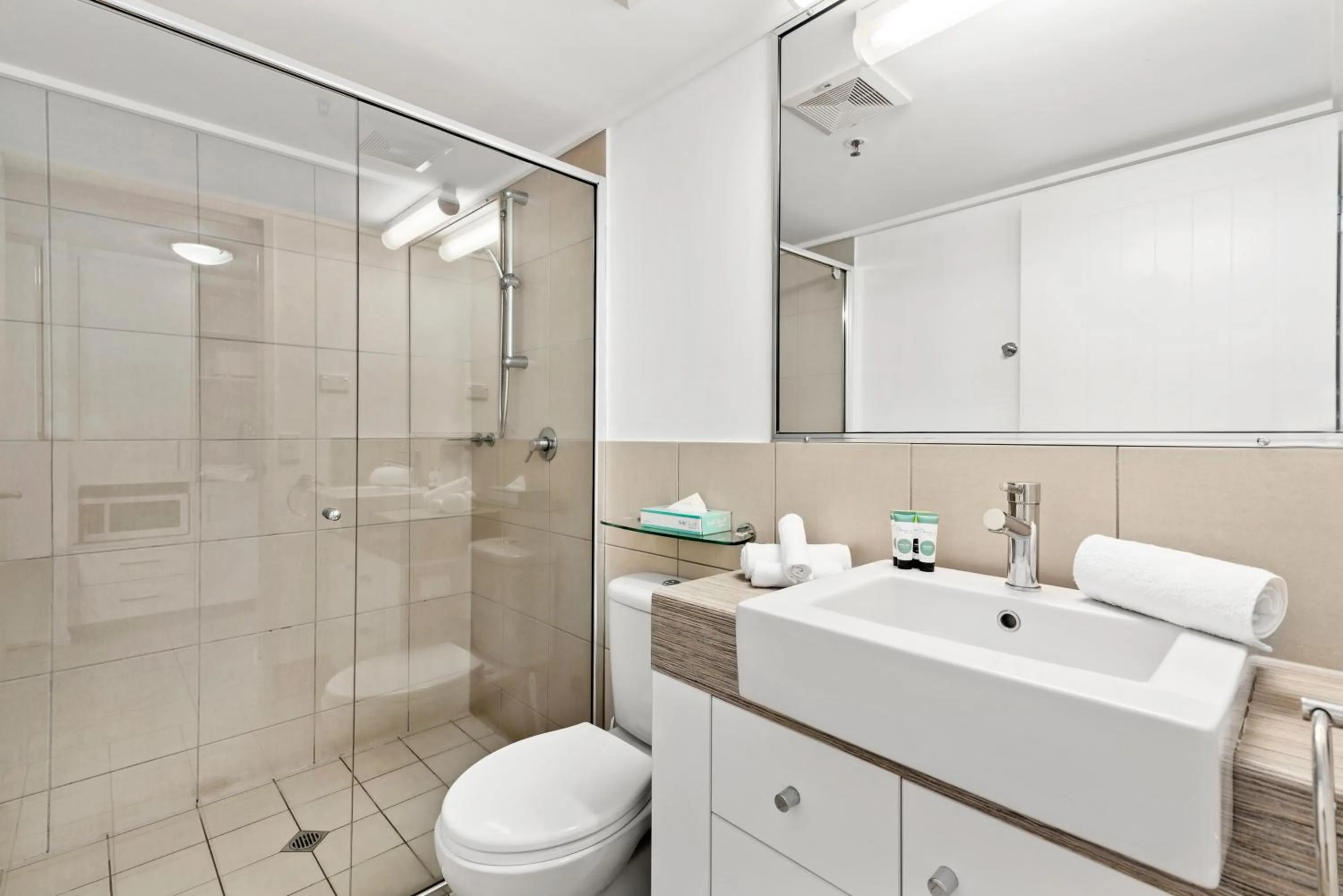Bathroom in Cairns Central Plaza Apartment Hotel Official
