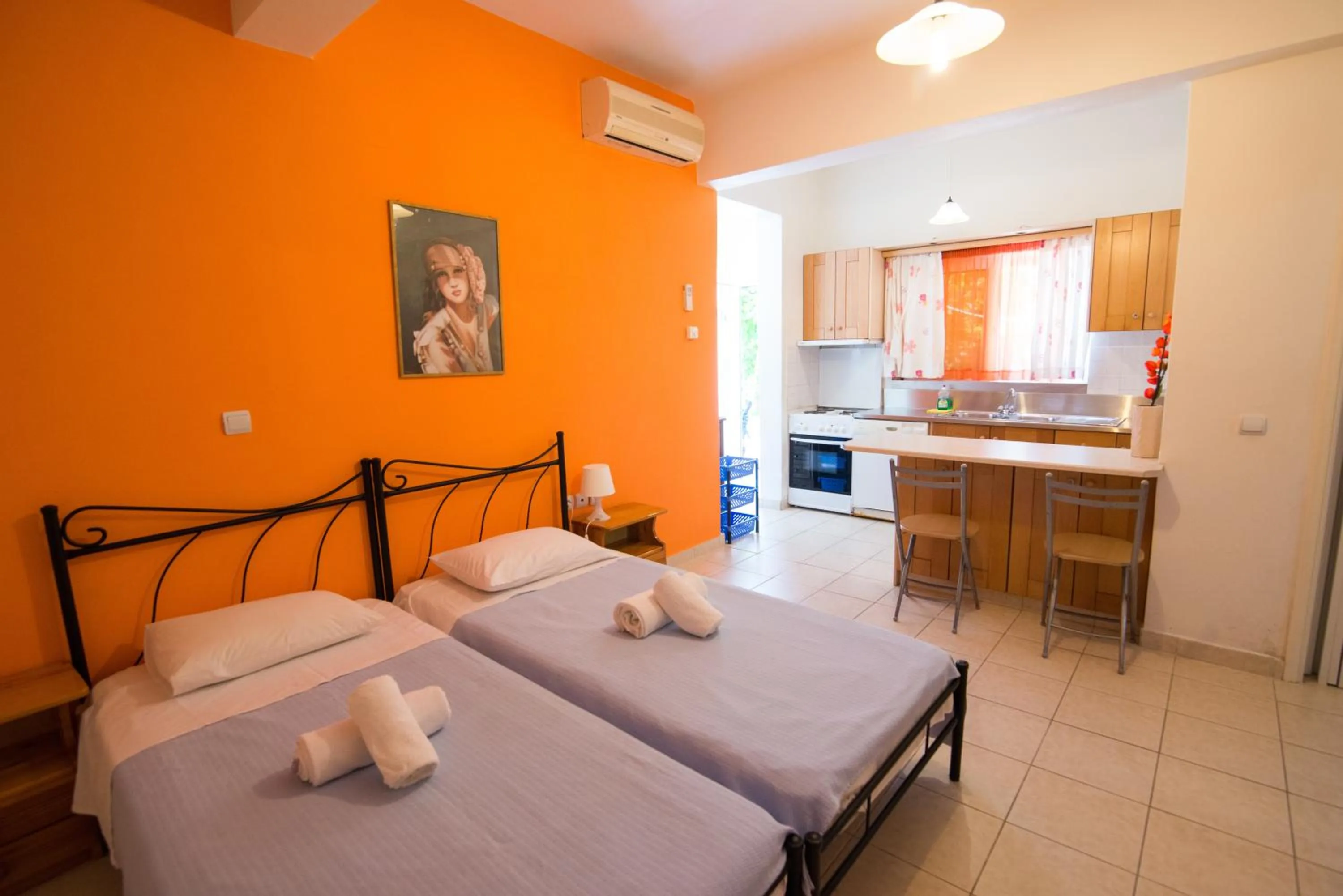 Kitchen or kitchenette, Bed in Rooms Nancy