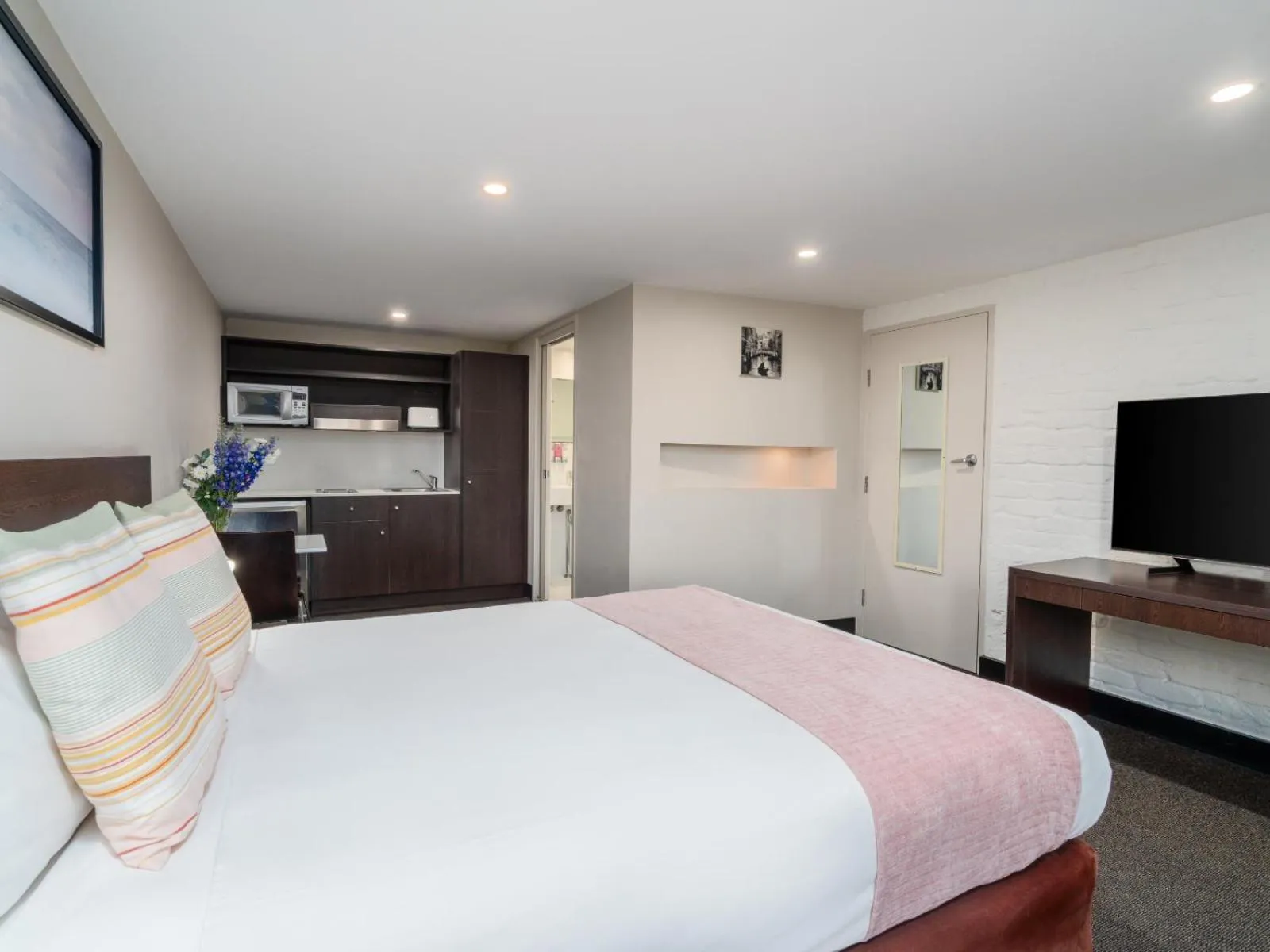 Bedroom, Bed in Leisure Inn Penny Royal Hotel & Apartments