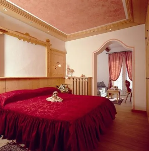 Bedroom, Bed in Hotel Patrizia Dolomites Glamour