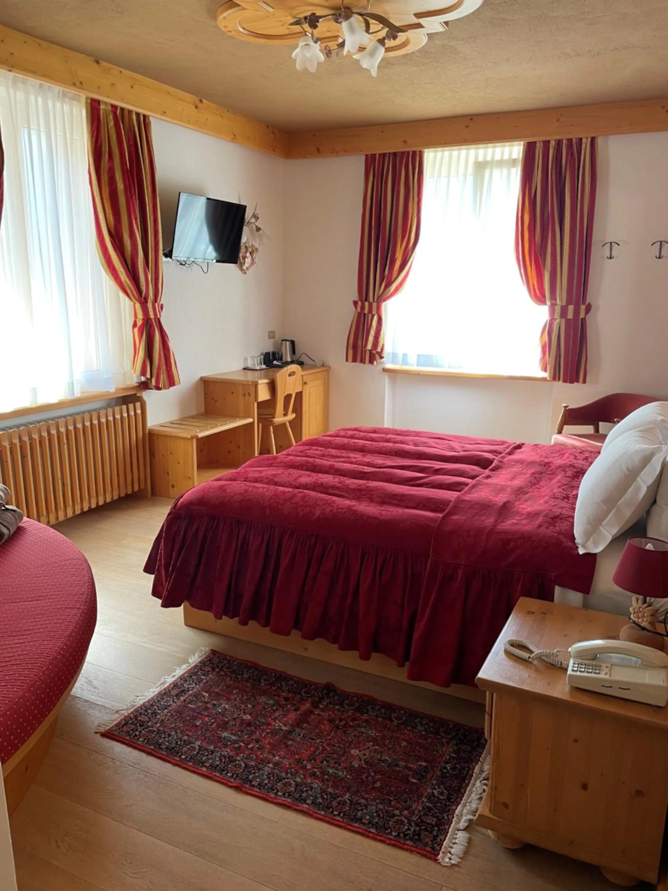 Bedroom, Bed in Hotel Patrizia Dolomites Glamour