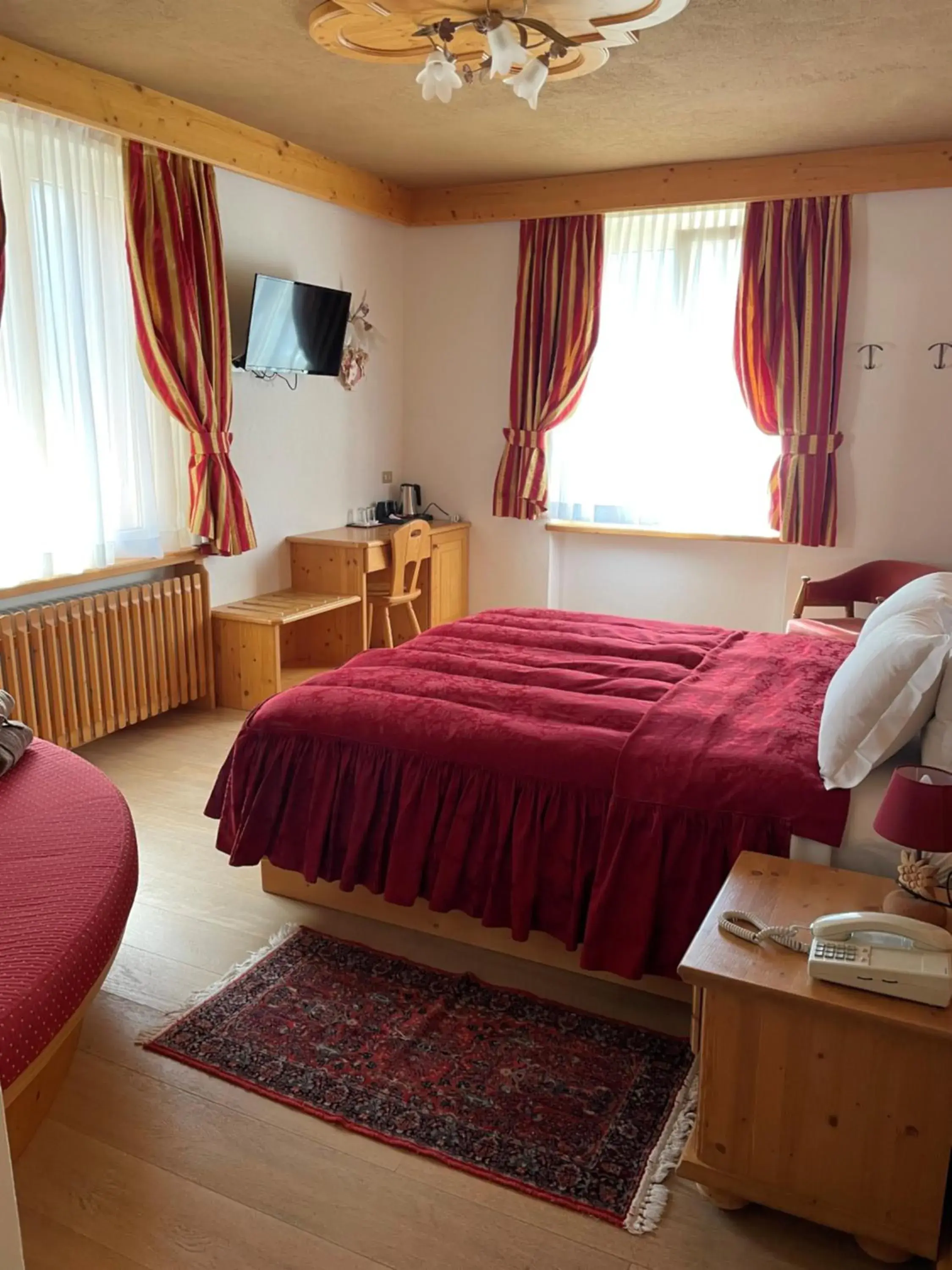 Standard Double Room in Hotel Patrizia Dolomites Glamour Standard Double Room in Hotel Patrizia Dolomites Glamour