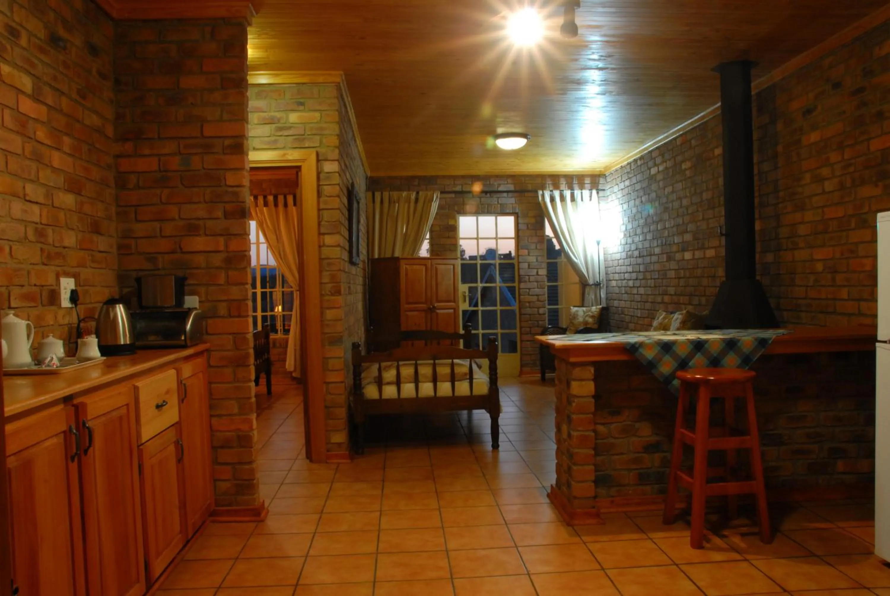 Kitchen or kitchenette in Thaba Tsweni Lodge & Safaris