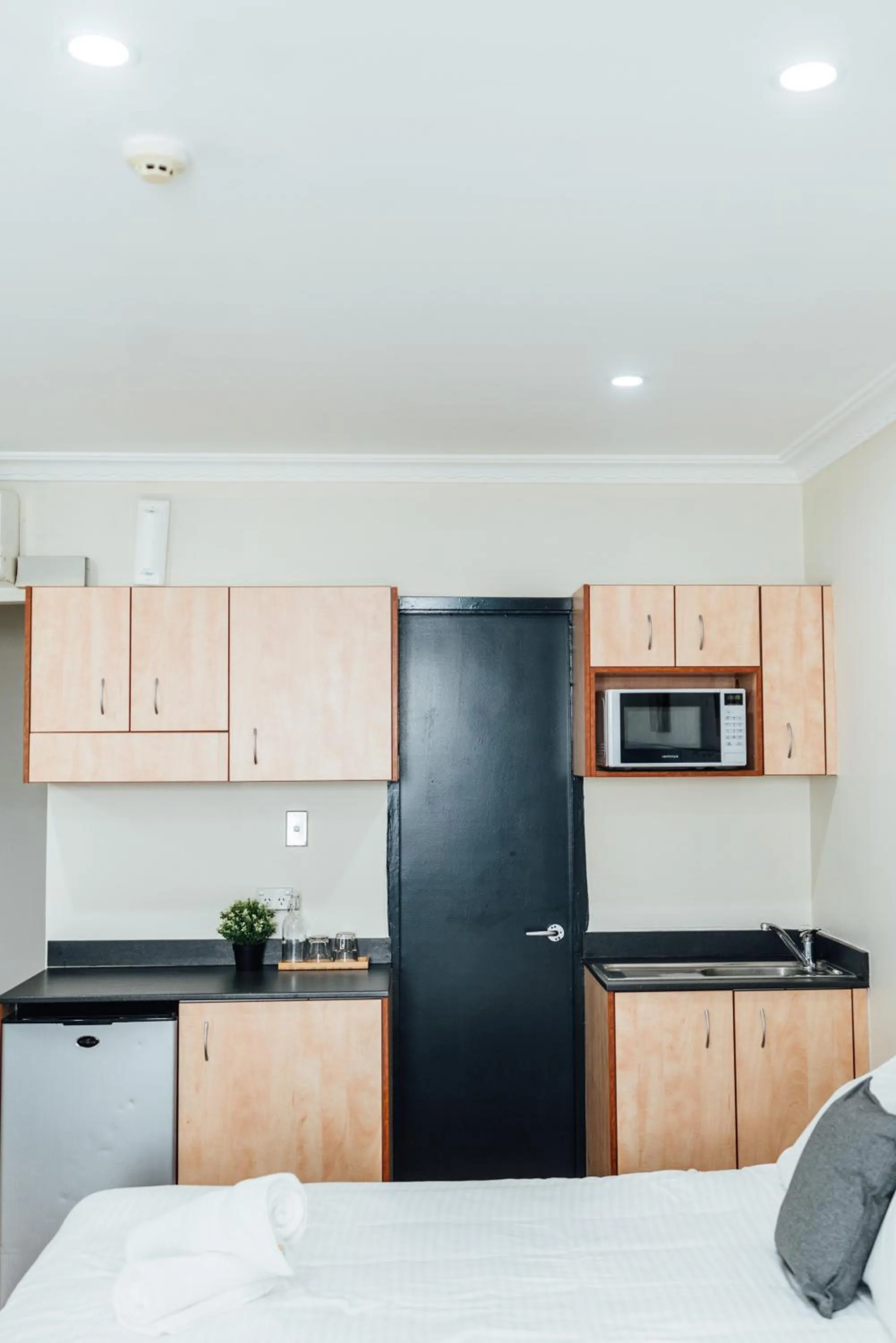 Kitchen or kitchenette in UNO Hotel Sydney