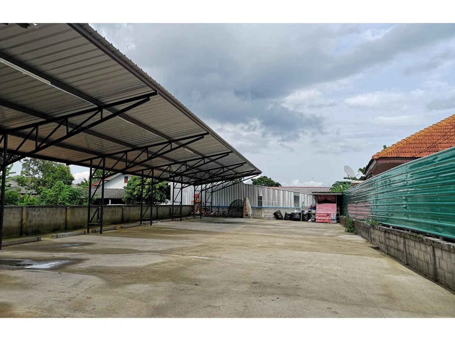 Property building in HAOHUG MAEKHACHAN