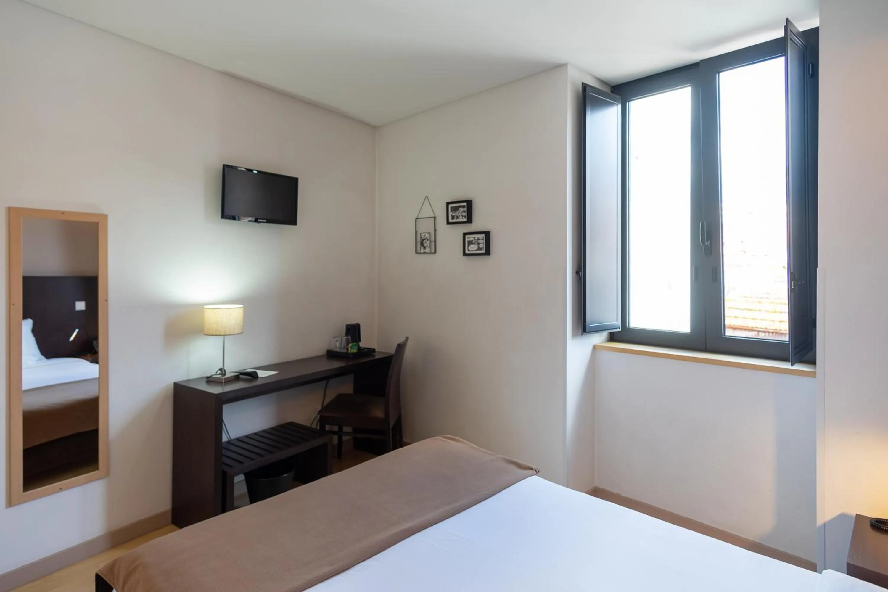 Photo of the whole room, Bed in Hotel Vitória