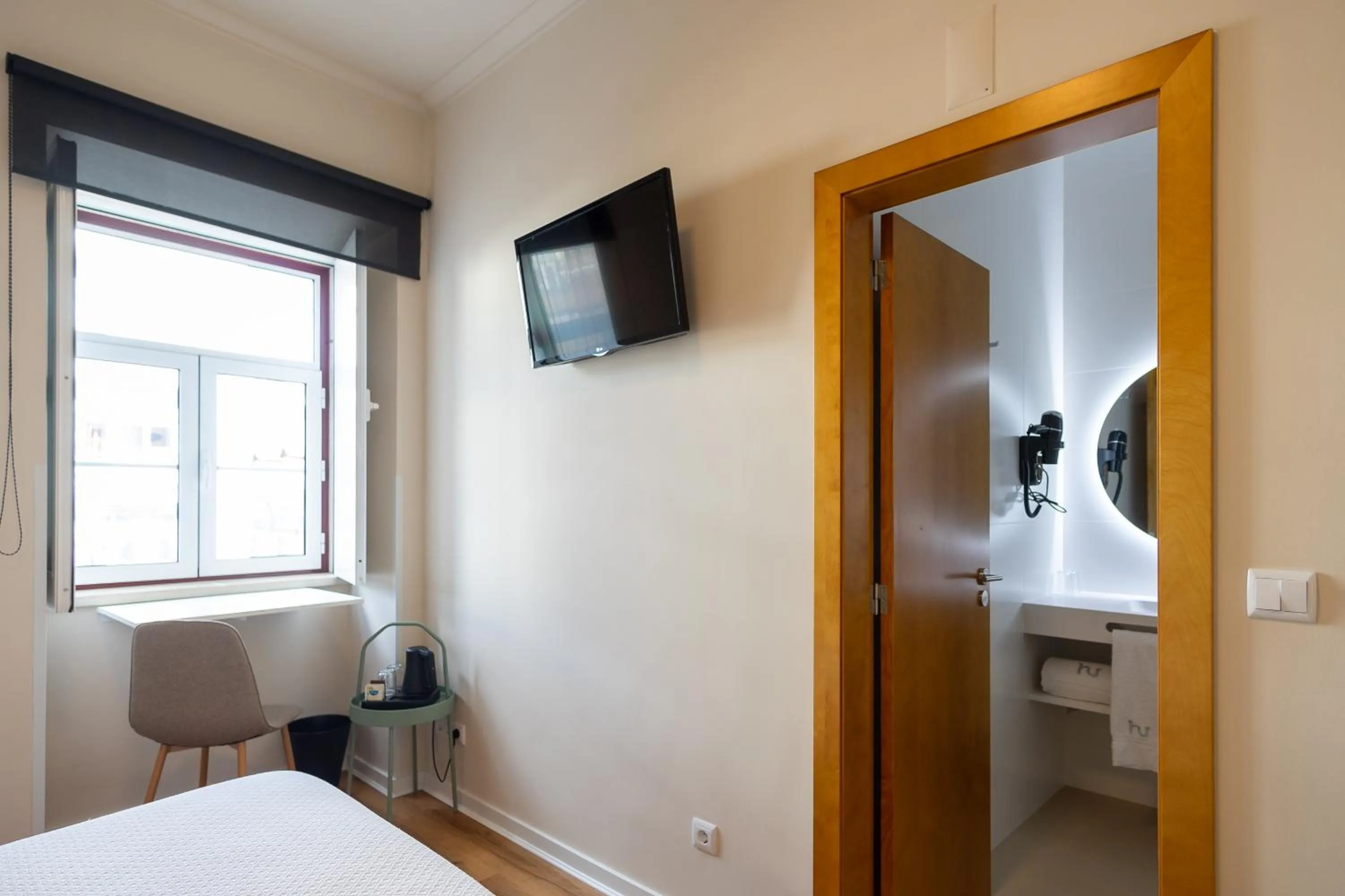 TV and multimedia, Bed in Hotel Vitória