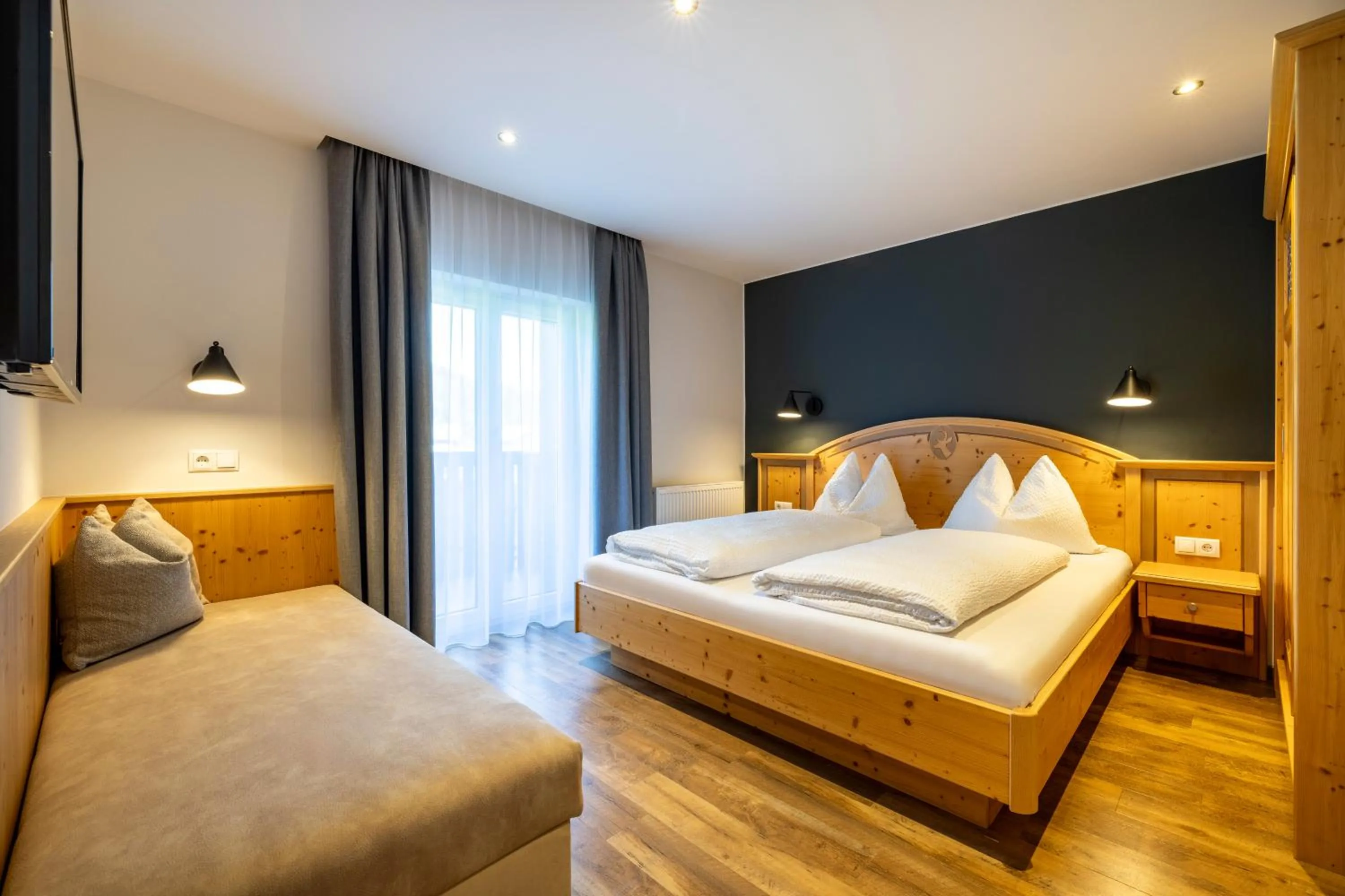 Photo of the whole room, Bed in Aparthotel Jägerheim