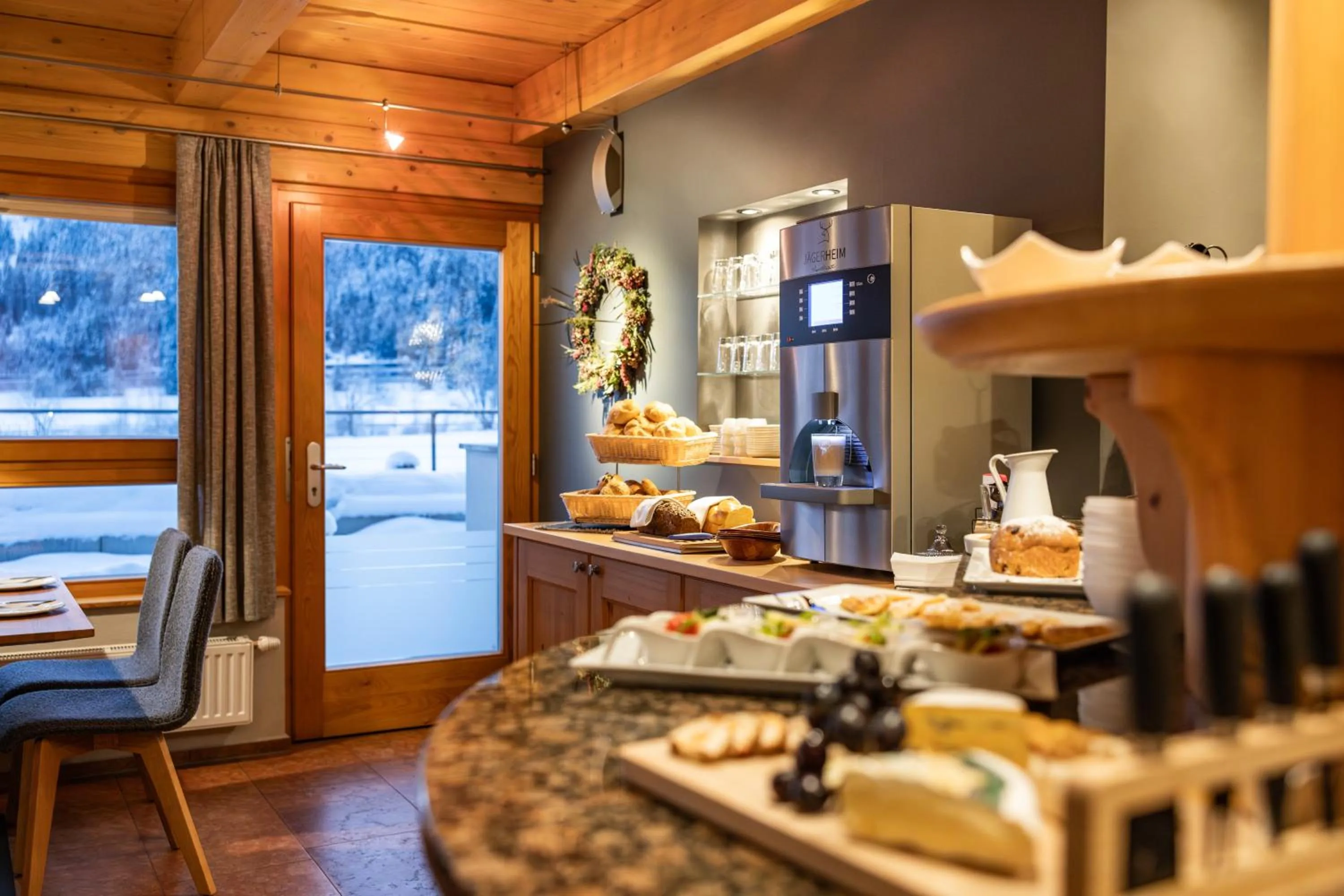 Breakfast in Aparthotel Jägerheim