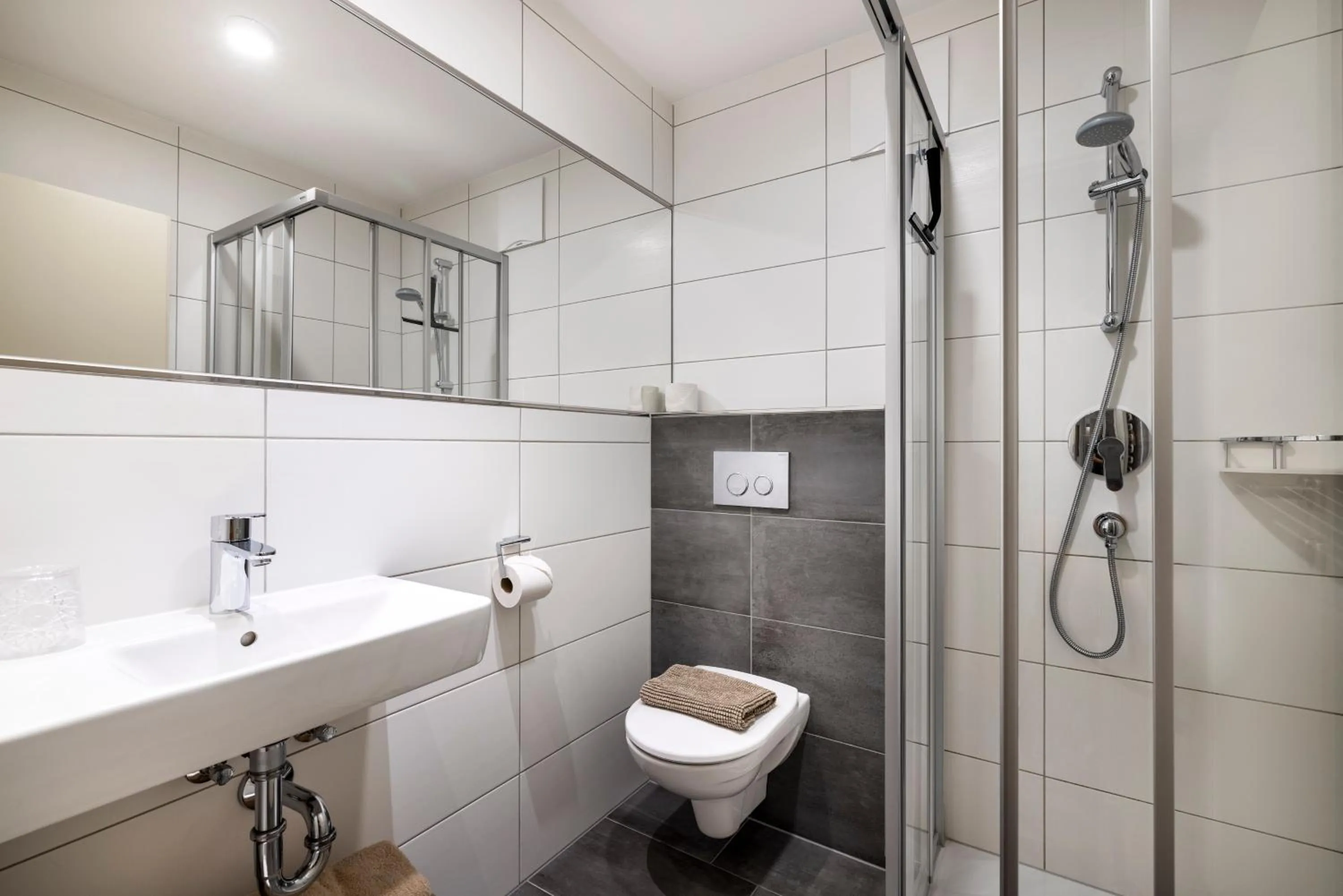 Bathroom in Aparthotel Jägerheim