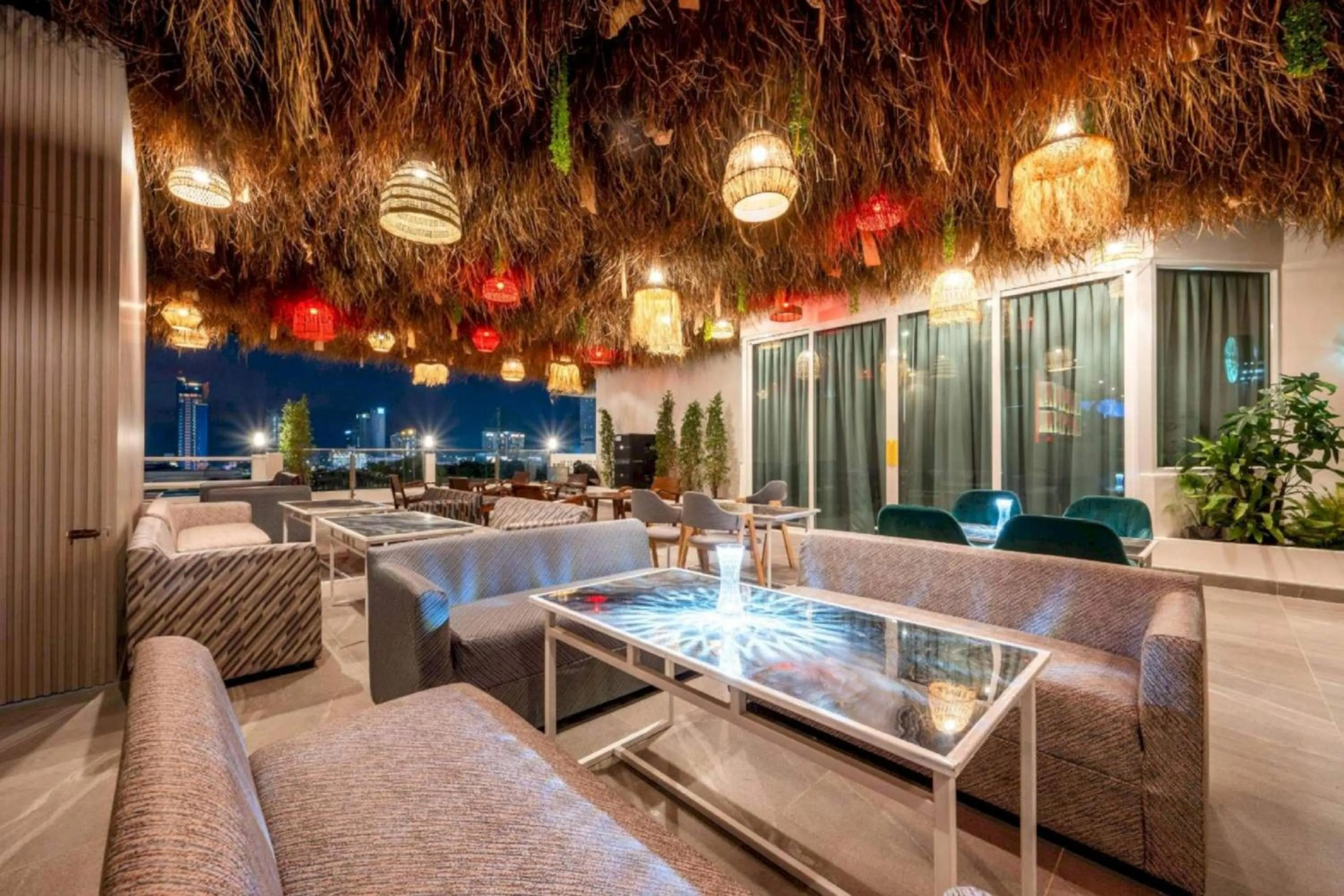 Restaurant/places to eat in Sunday JA Plus Hotel